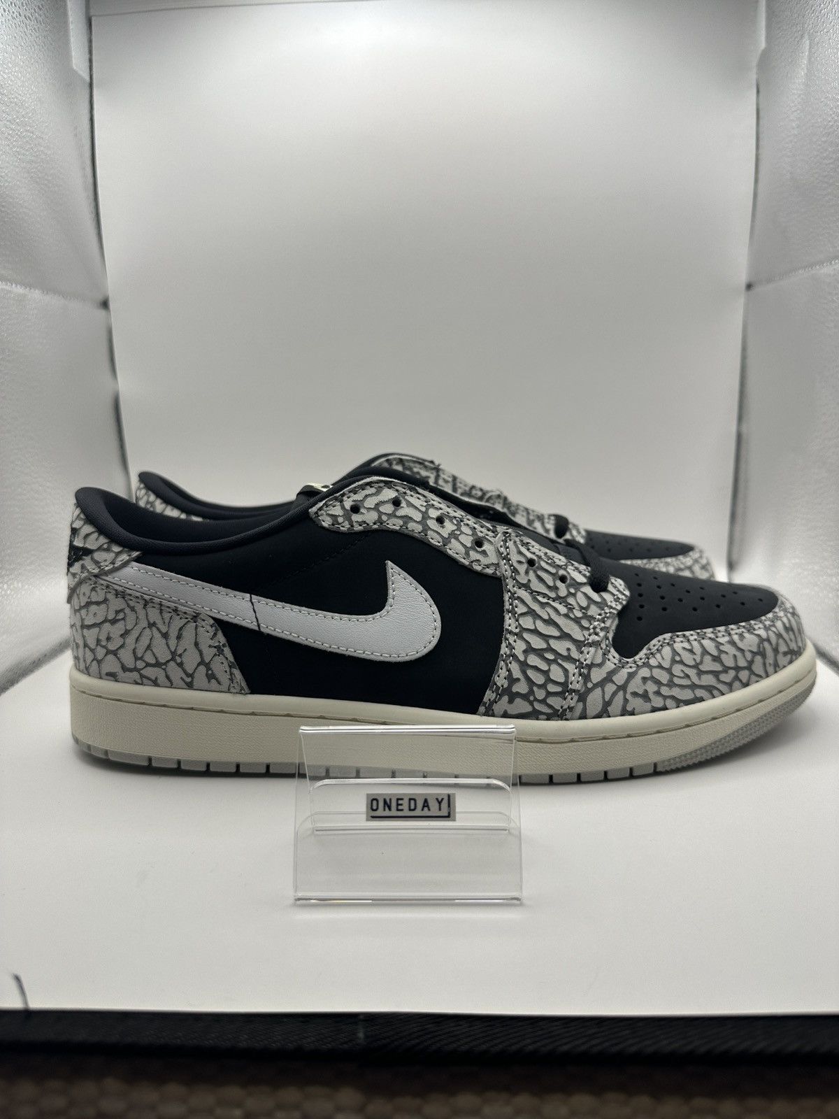 Jordan Brand Jordan 1 Retro Low OG Black Cement Size US 10 / EU 43 - 2 Thumbnail