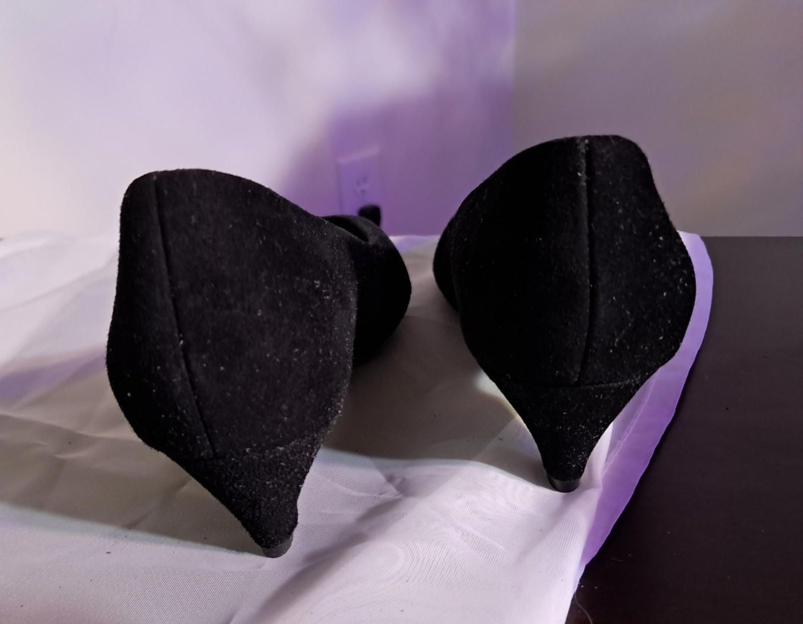 Other Easy Spirit Womens Heels Size 6B Black Suede Low Heel Size US 6 / IT 36 - 8 Thumbnail