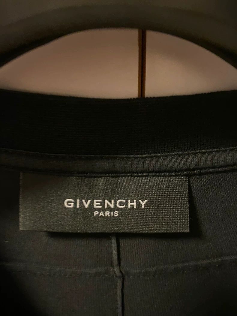 Givenchy Givenchy Velvet dog head short-sleeve Size US L / EU 52-54 / 3 - 3 Thumbnail