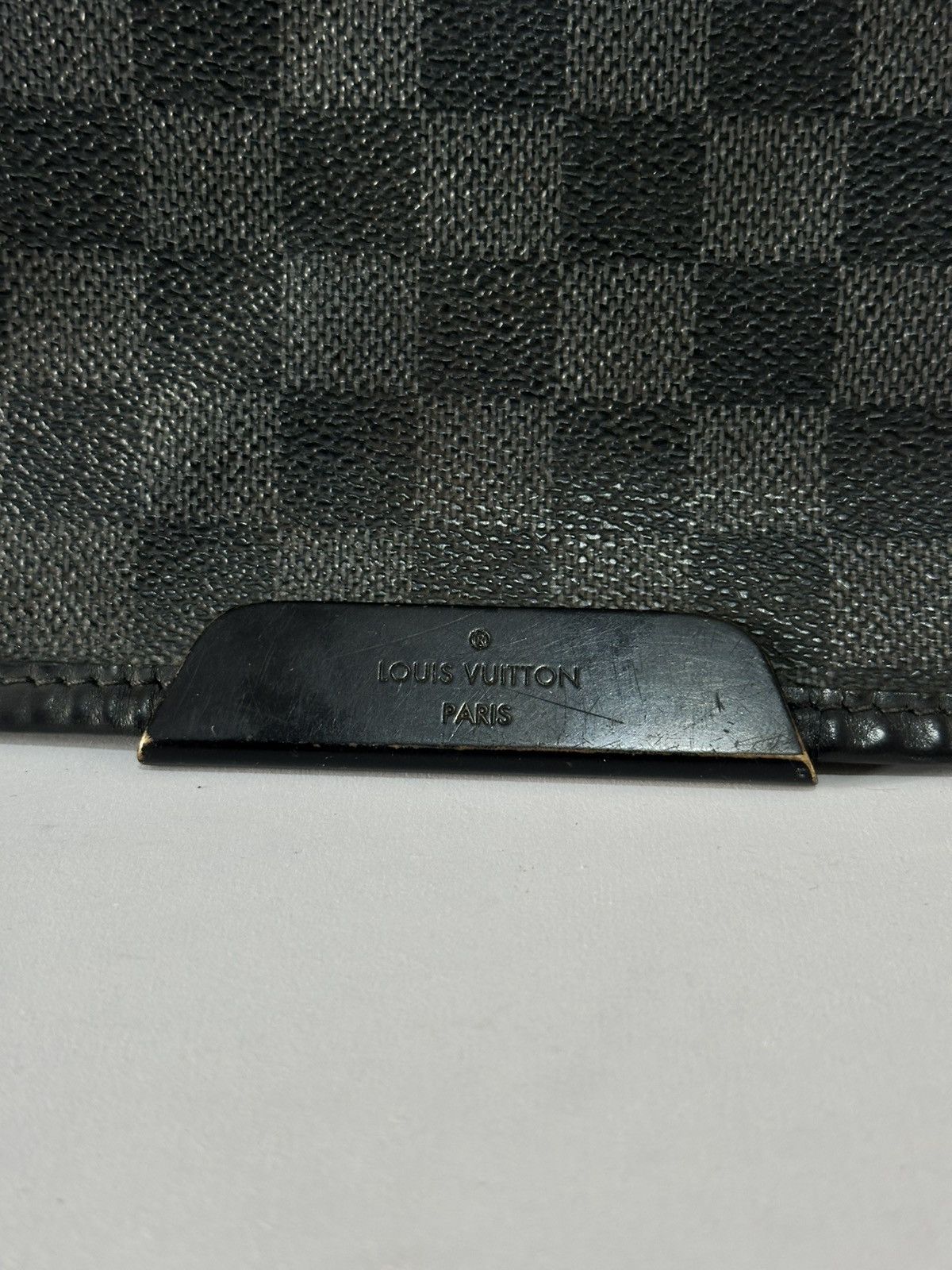 Louis Vuitton Louis Vuitton Damier Graphite Canvas Daniel MM Messenger Bag Size ONE SIZE - 2 Thumbnail