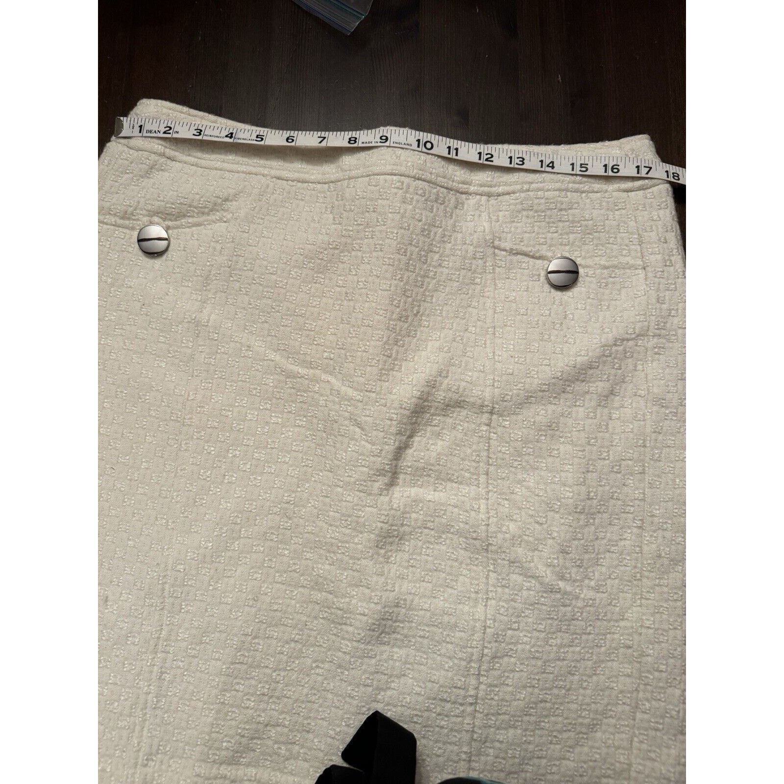 Banana Republic Banana Republic Size 14 Lined Winter White Pencil Skirt Size 36" / US 14 / IT 50 - 9 Thumbnail