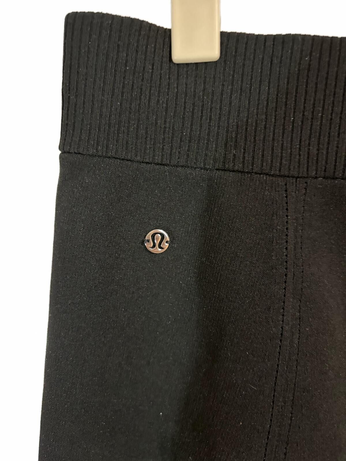 Lululemon Lululemon Black Athletic Skirt with Back Zipper Size 28" / US 6 / IT 42 - 2 Thumbnail