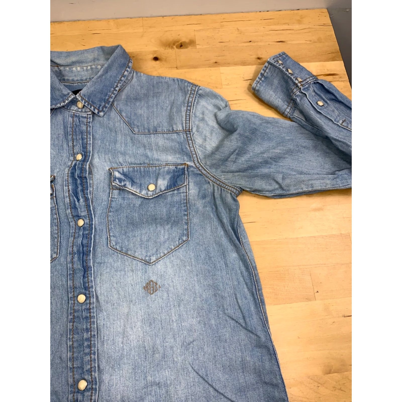 J.Crew J. Crew Shirt Women 4 Blue Indigo Pearl Snap Button-Up Long SleeveCollared Vintage No? Size S / US 4 / IT 40 - 4 Thumbnail