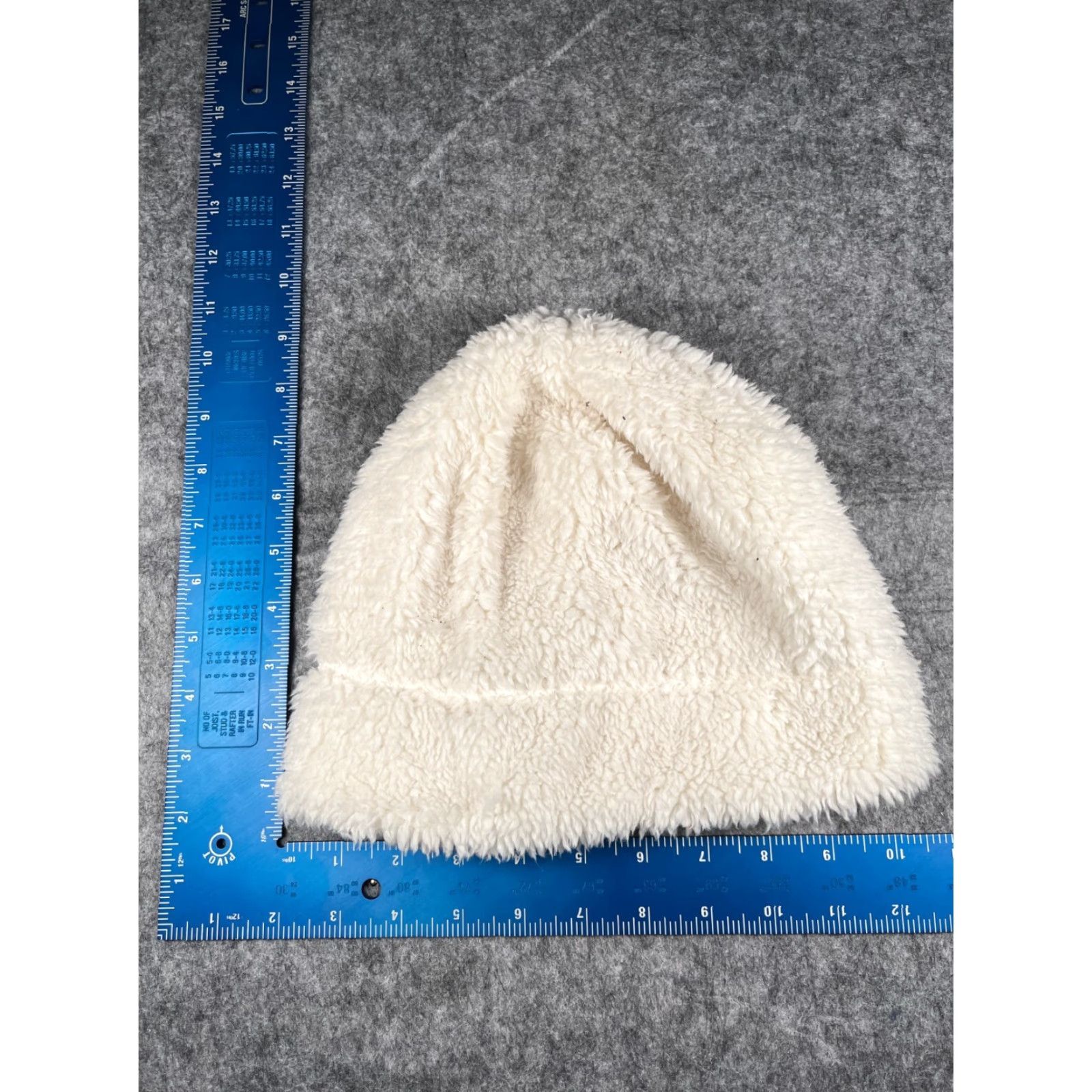 Vintage Time And Tru Beanie Women's One Size White Knit Polyester Faux Fur Hat Size ONE SIZE - 4 Thumbnail