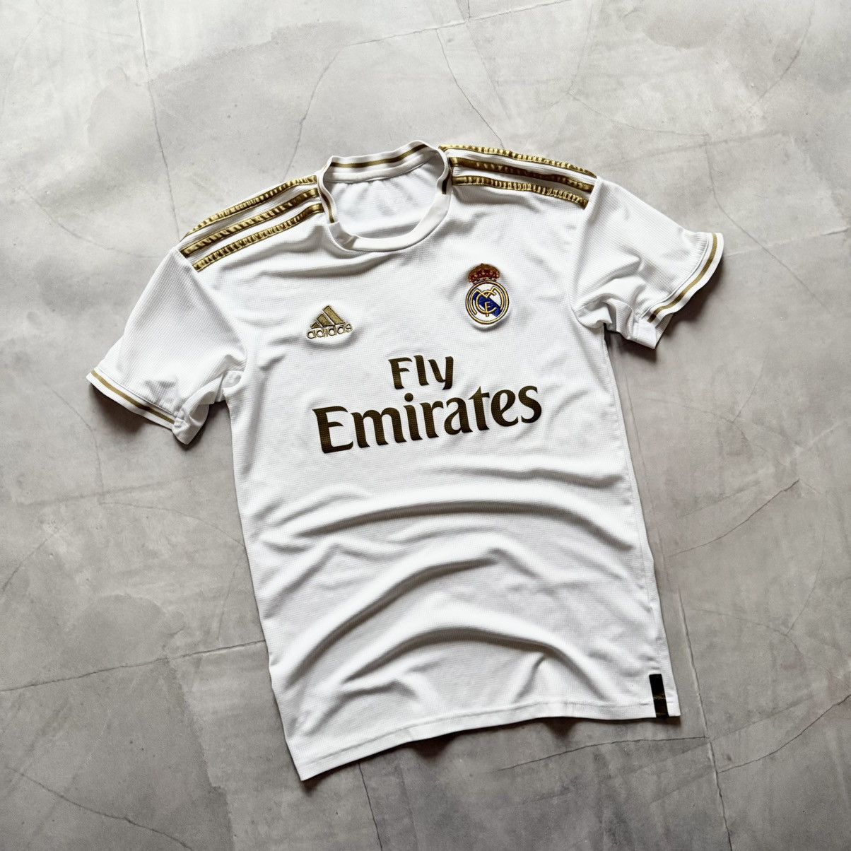 Adidas 2019 Adidas Real Madrid Home Shirt Jersey Tee Size US S / EU 44-46 / 1 - 1 Thumbnail