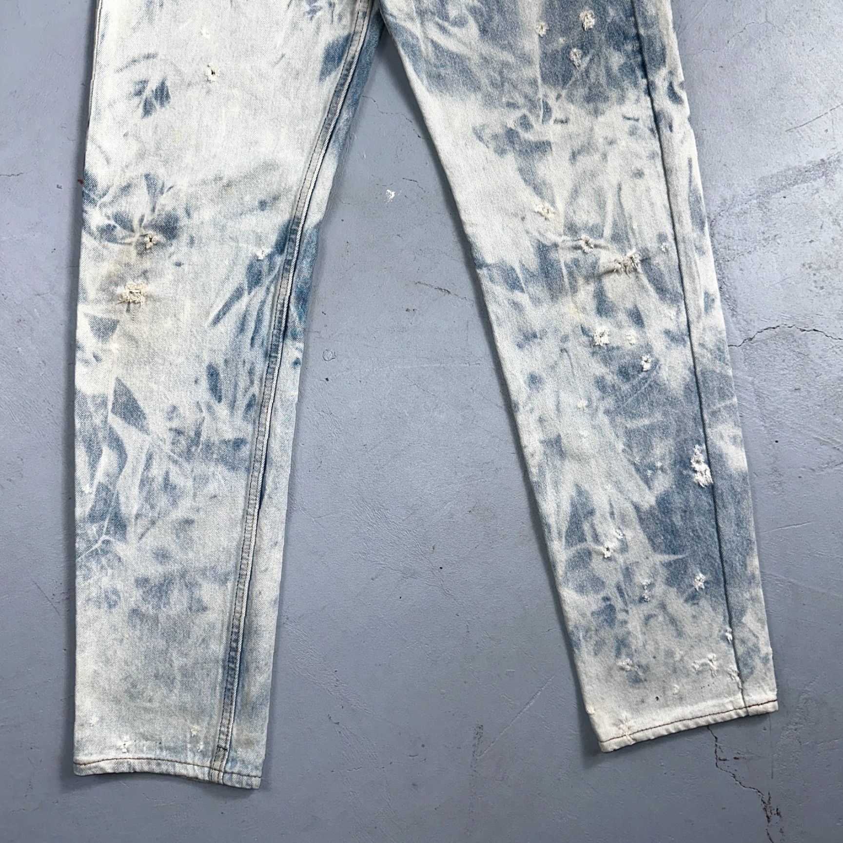 Levi's VINTAGE Levi's 501 Jeans - Mens Straight Denim 30x36 Light Wash Blue 80s 90s Size US 30 / EU 46 - 3 Thumbnail