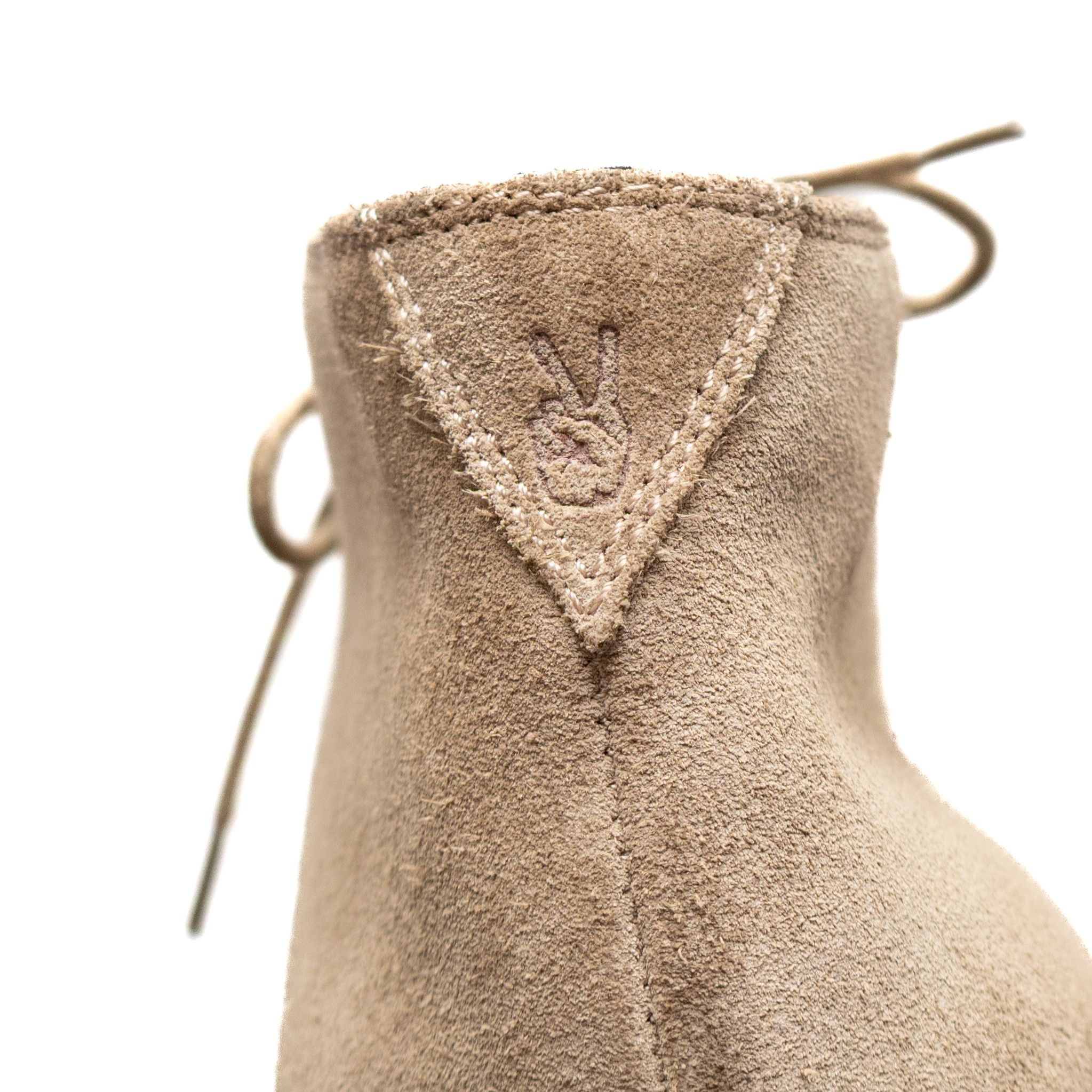John Varvatos ohn Varvatos USA Men’s Tan Suede Chukka Ankle Desert Boots Size US 10 / EU 43 - 9 Thumbnail