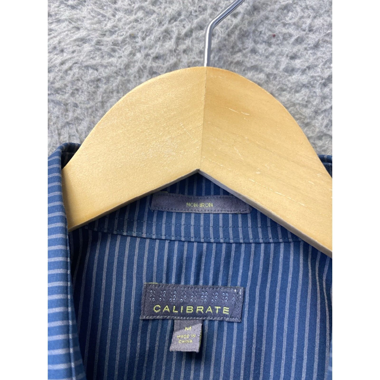 Vintage Calibrate Dress Shirt Men 15.5 Slim Indigo Striped Non-Iron Stretch 34/35 Button Collar Long Sleeve Modern Business Mens Size US M / EU 48-50 / 2 - 3 Thumbnail