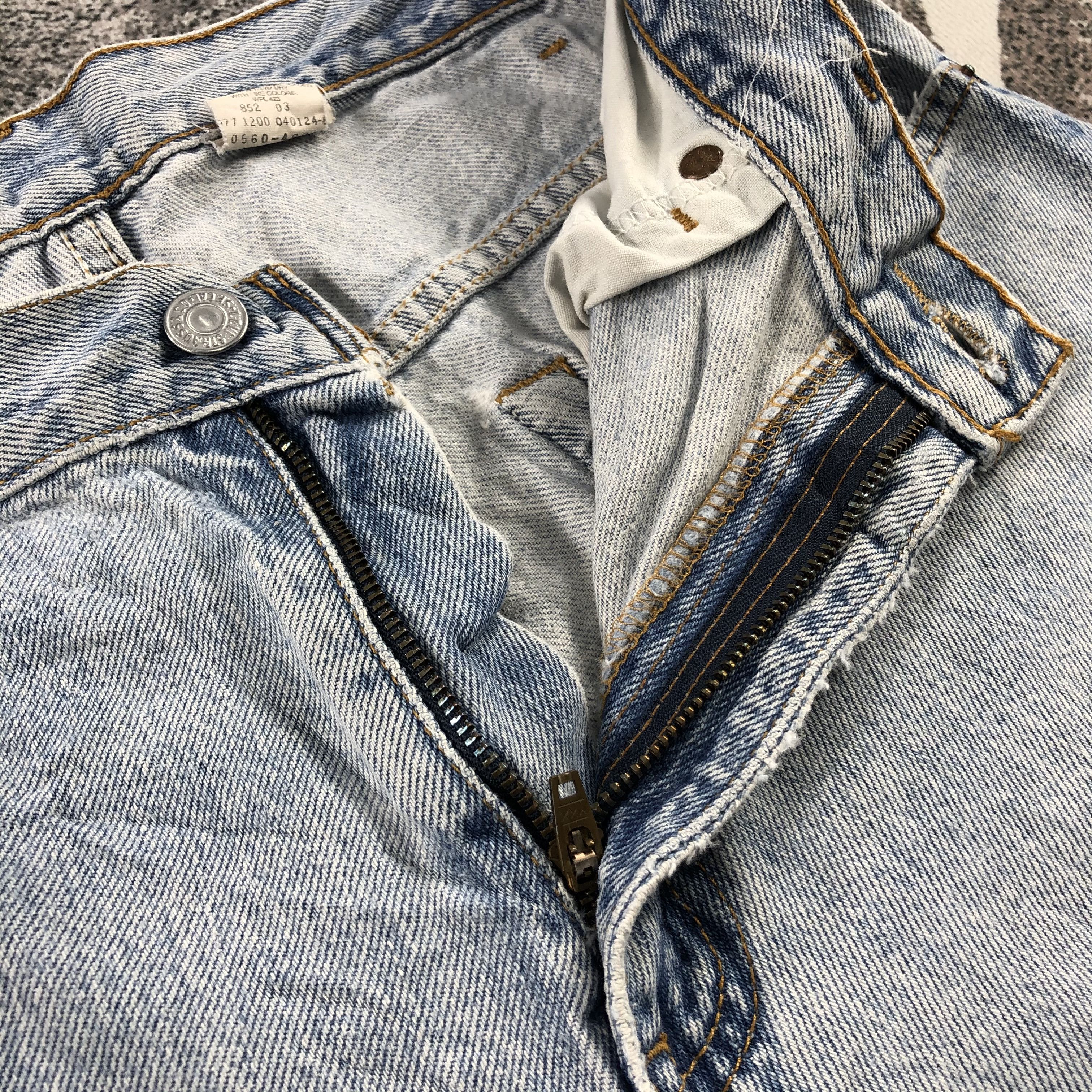 Levi's Vintage Levis 505 Jeans Distressed Denim KJ836 Size US 31 - 10 Thumbnail