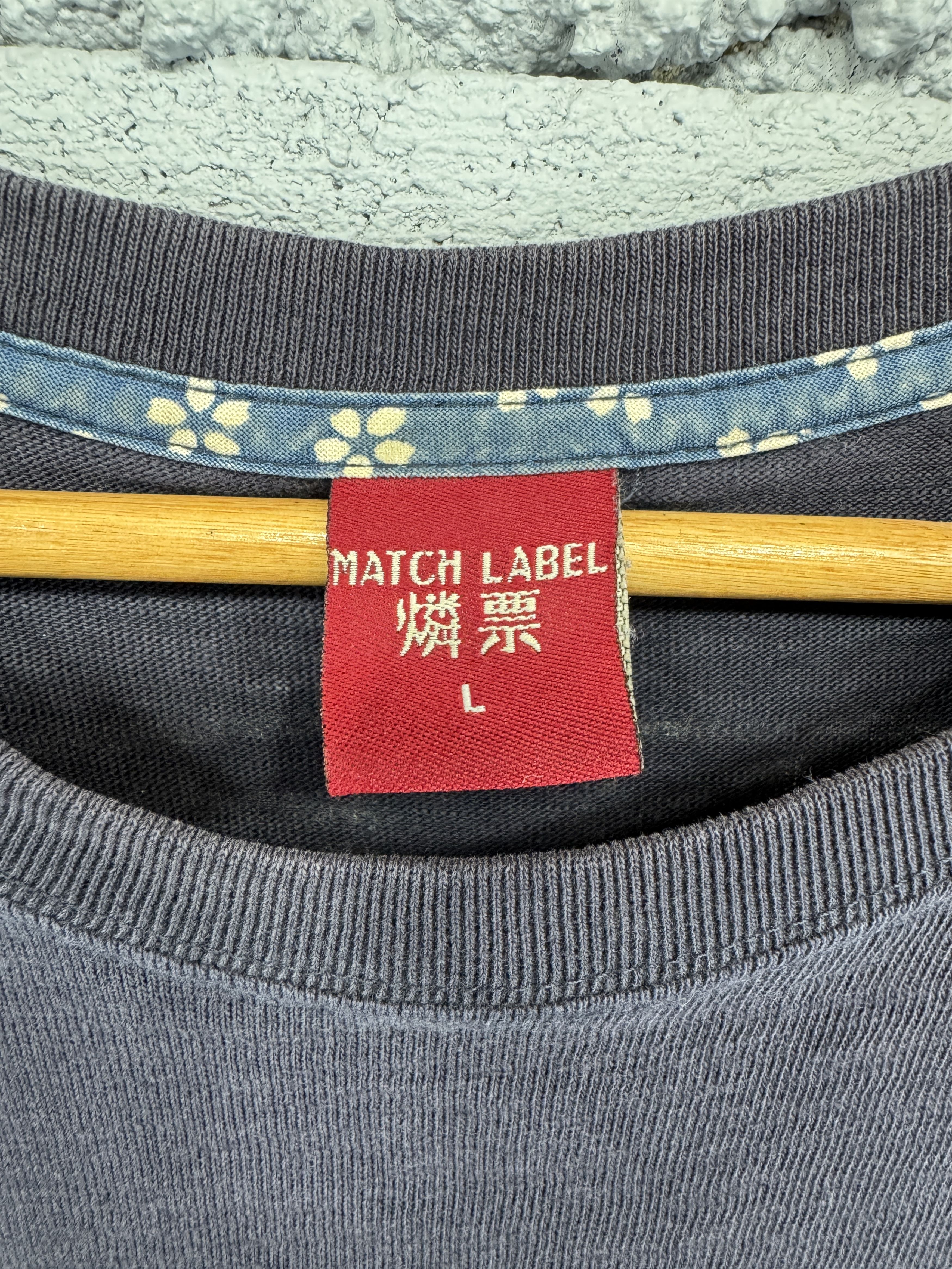 Vintage Vintage Acid Wash White Graphic Print Sunfaded Tshirt Size US L / EU 52-54 / 3 - 7 Thumbnail