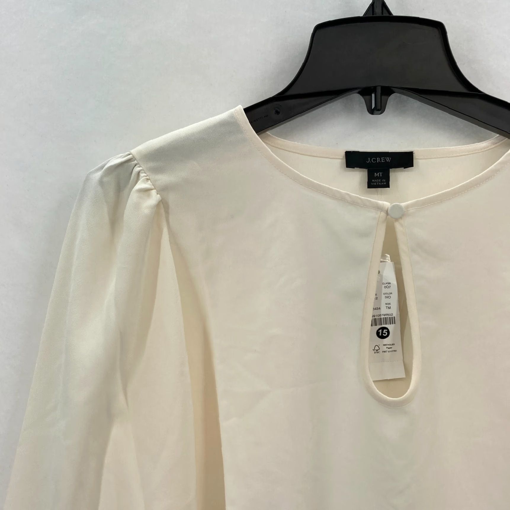 J.Crew J.CREW Puff Sleeve Satin Back Crepe Top Women's MT Tall Ivory Keyhole Neckline Blouse Size M / US 6-8 / IT 42-44 - 3 Thumbnail