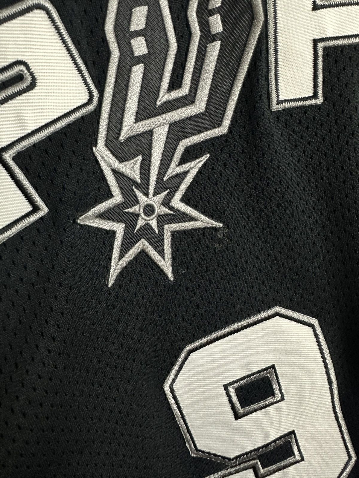 Champion × NBA × Vintage Vintage San Antonio Spurs Parker #9 NBA Champion Jersey Size US XL / EU 56 / 4 - 7 Thumbnail