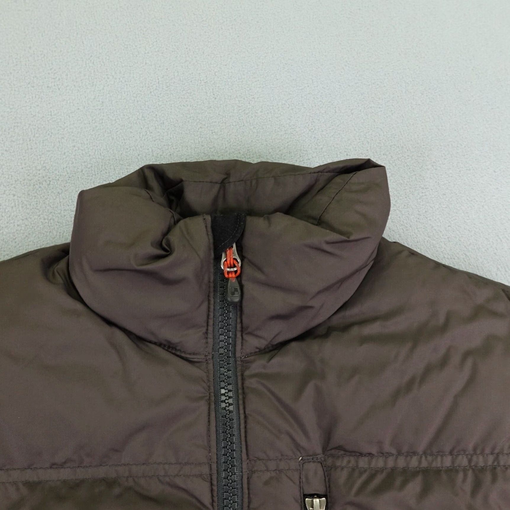 Vintage VINTAGE Woolrich Vest Mens Small Brown Puffer Down Zip Full Zip Quilted Outdoors Size US S / EU 44-46 / 1 - 2 Thumbnail
