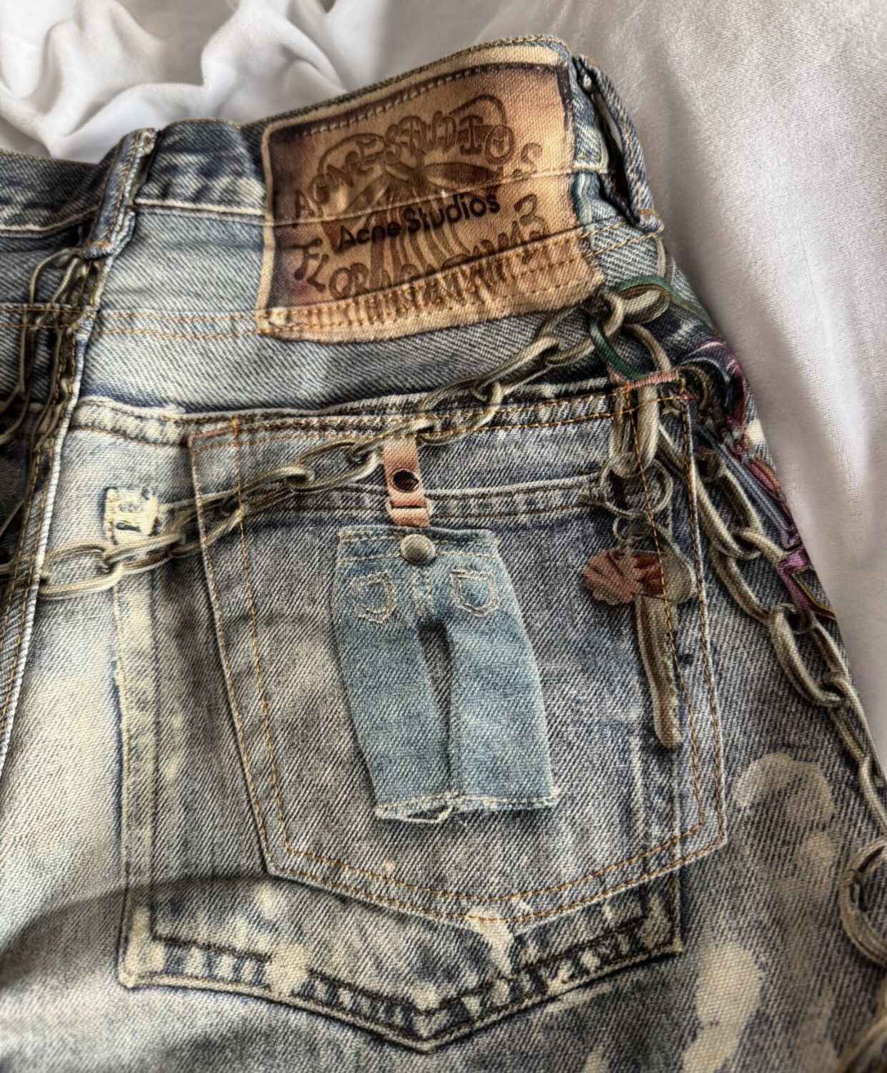 Acne Studios Acne studios 3D printed jeans 2412-Nextarrow Size US 44 / EU 60 - 6 Thumbnail