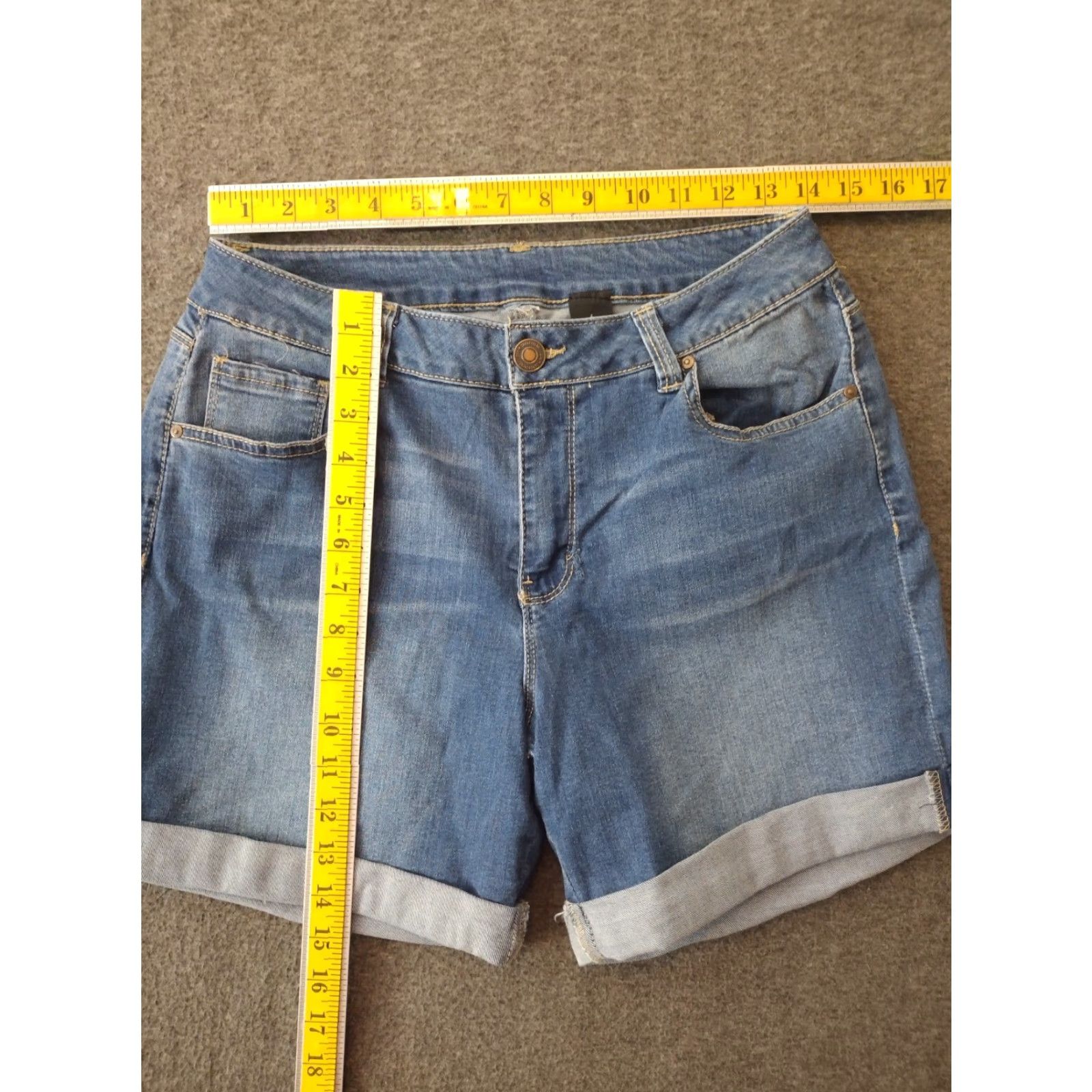 Vintage Unbranded Cuffed Jeans Shorts Women 4 Blue Denim 4-inch Inseam Relaxed Fit Casual Spring Summer Cotton Spandex 5-Pocket Solid Button Vintage: No Size 27" / US 4 / IT 40 - 4 Thumbnail