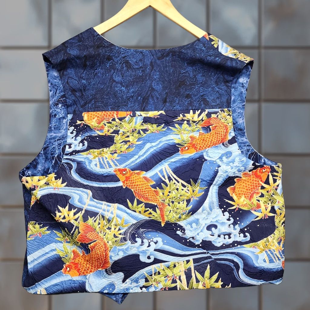 Vintage Koi Fish Waves Vest Mens XL Blue Japanese Print Open Front Lined Bamboo Handmade Size US XL / EU 56 / 4 - 1 Thumbnail