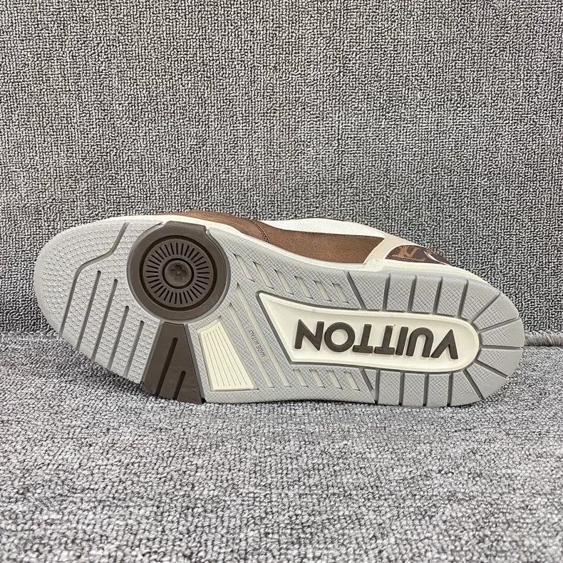Louis Vuitton Louis Vuitton Brown Velcro Sandals shoes Size US 8.5 / EU 41-42 - 3 Thumbnail