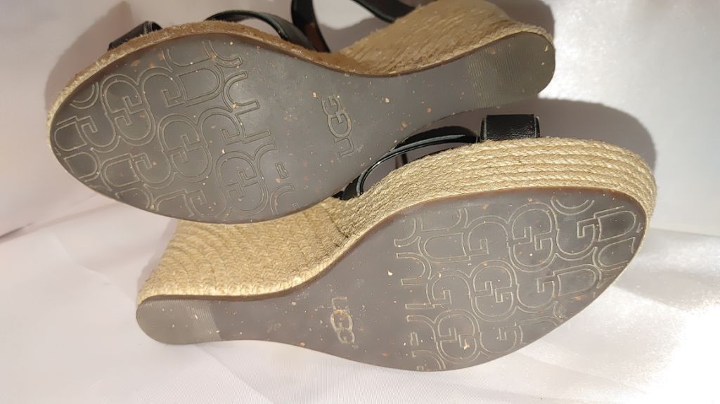 Ugg UGG Jackilyn Black Leather Espadrille Wedge Sandals Size 9.5 Size US 9.5 / IT 39.5 - 9 Thumbnail