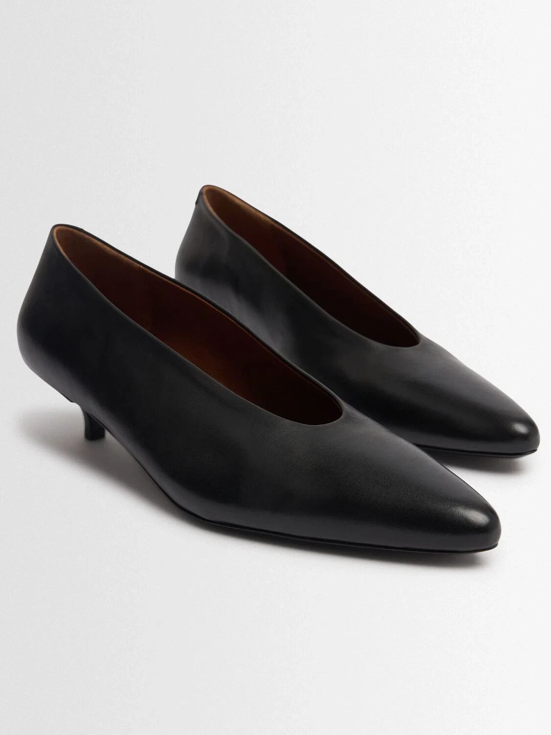 Marsell MARSELL Longiforma $945 Black Leather Pumps New & Auth Size US 5 / IT 35 - 2 Thumbnail