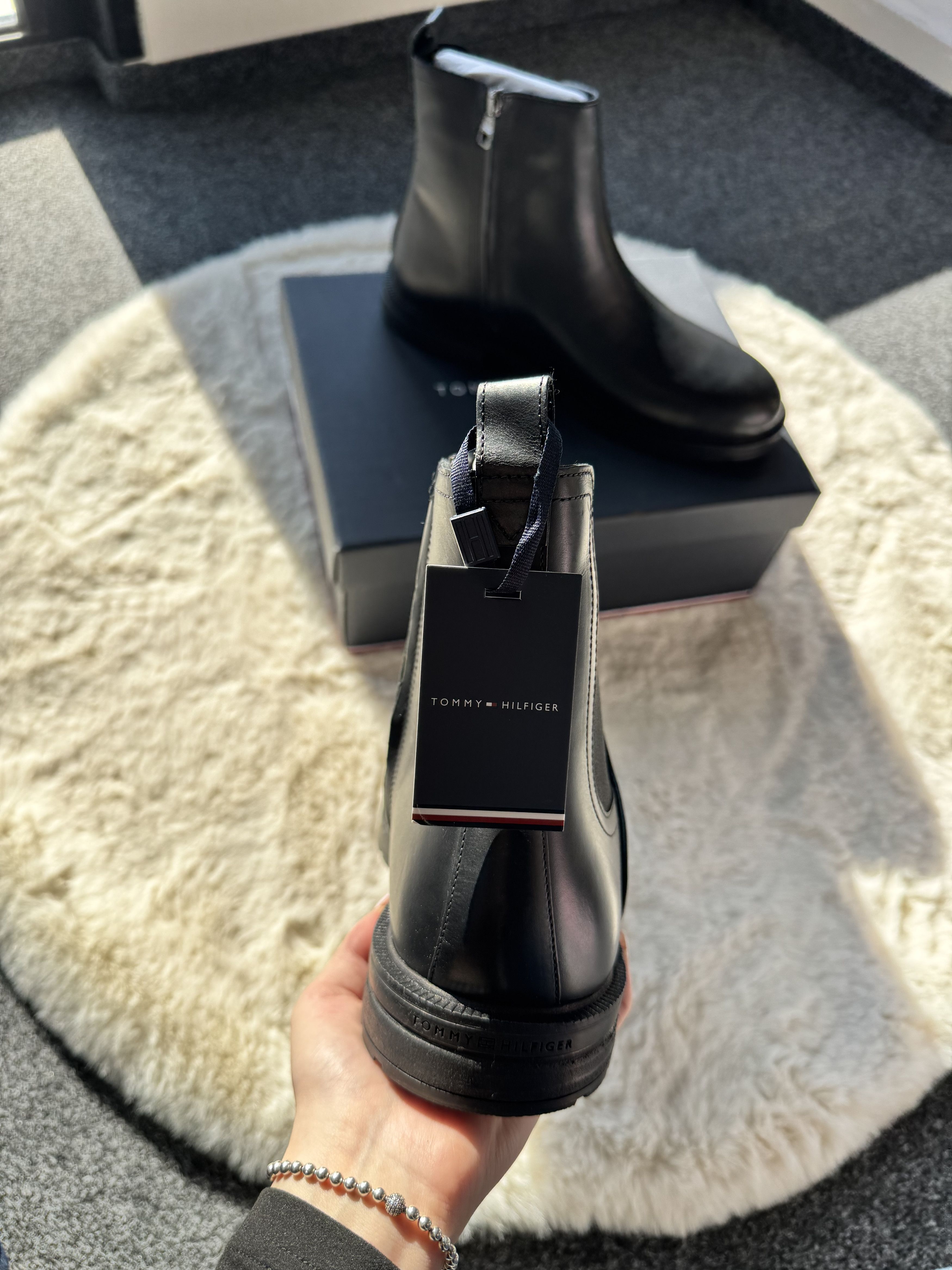Tommy Hilfiger Tommy Hilfiger Cleated - Black leather ankle chelsea boots Size US 12 / EU 45 - 8 Thumbnail