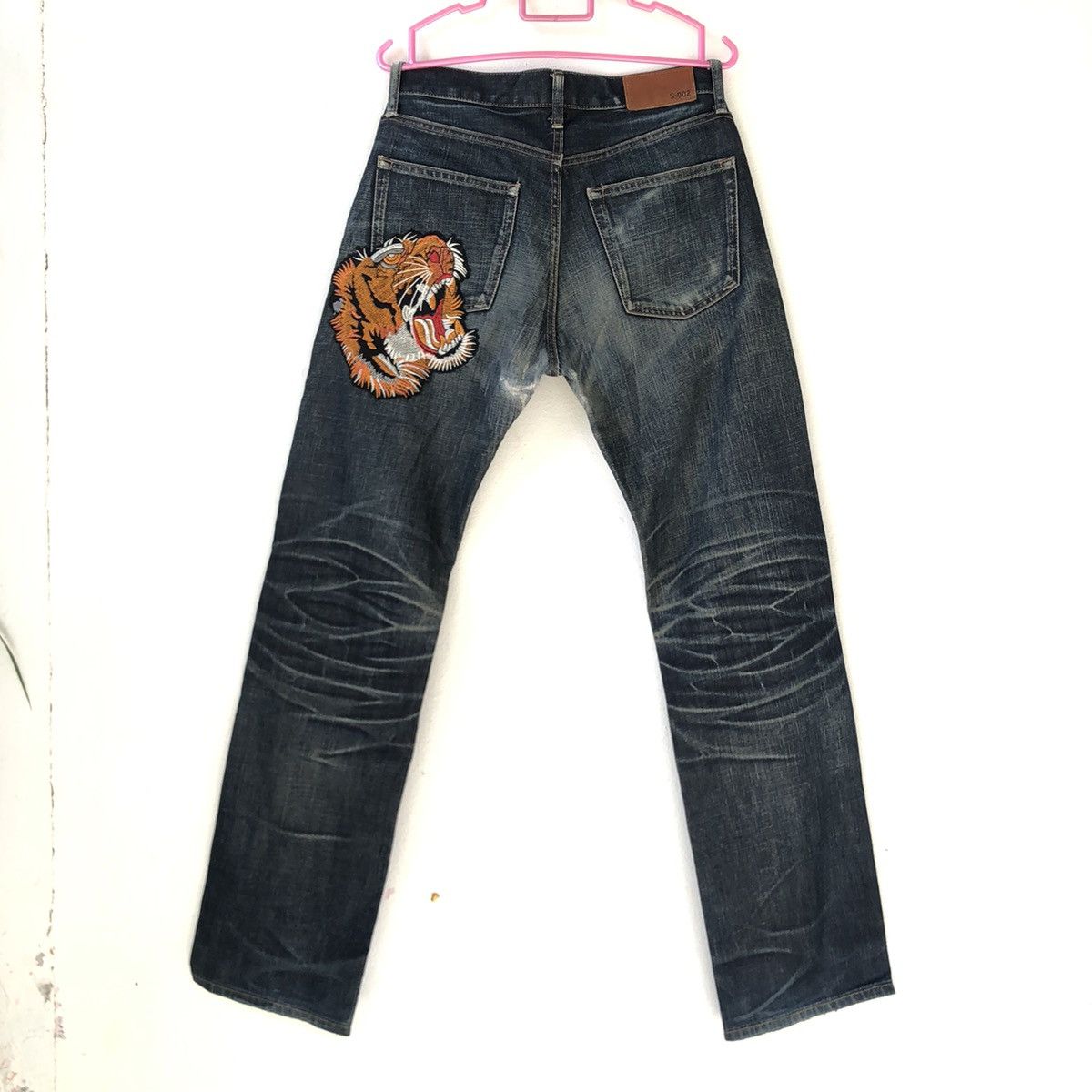 Uniqlo Vintage UNIQLO Custom Tiger Embroidered jeans Size US 31 - 1 Thumbnail