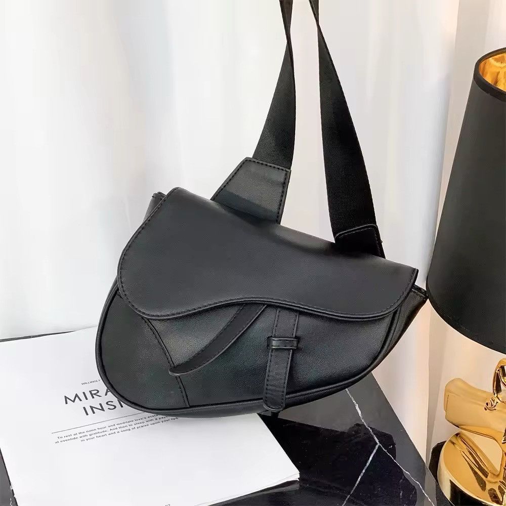 Vintage Casual Utility PU Leather buckle sling bag crossbody bag Size ONE SIZE - 3 Thumbnail
