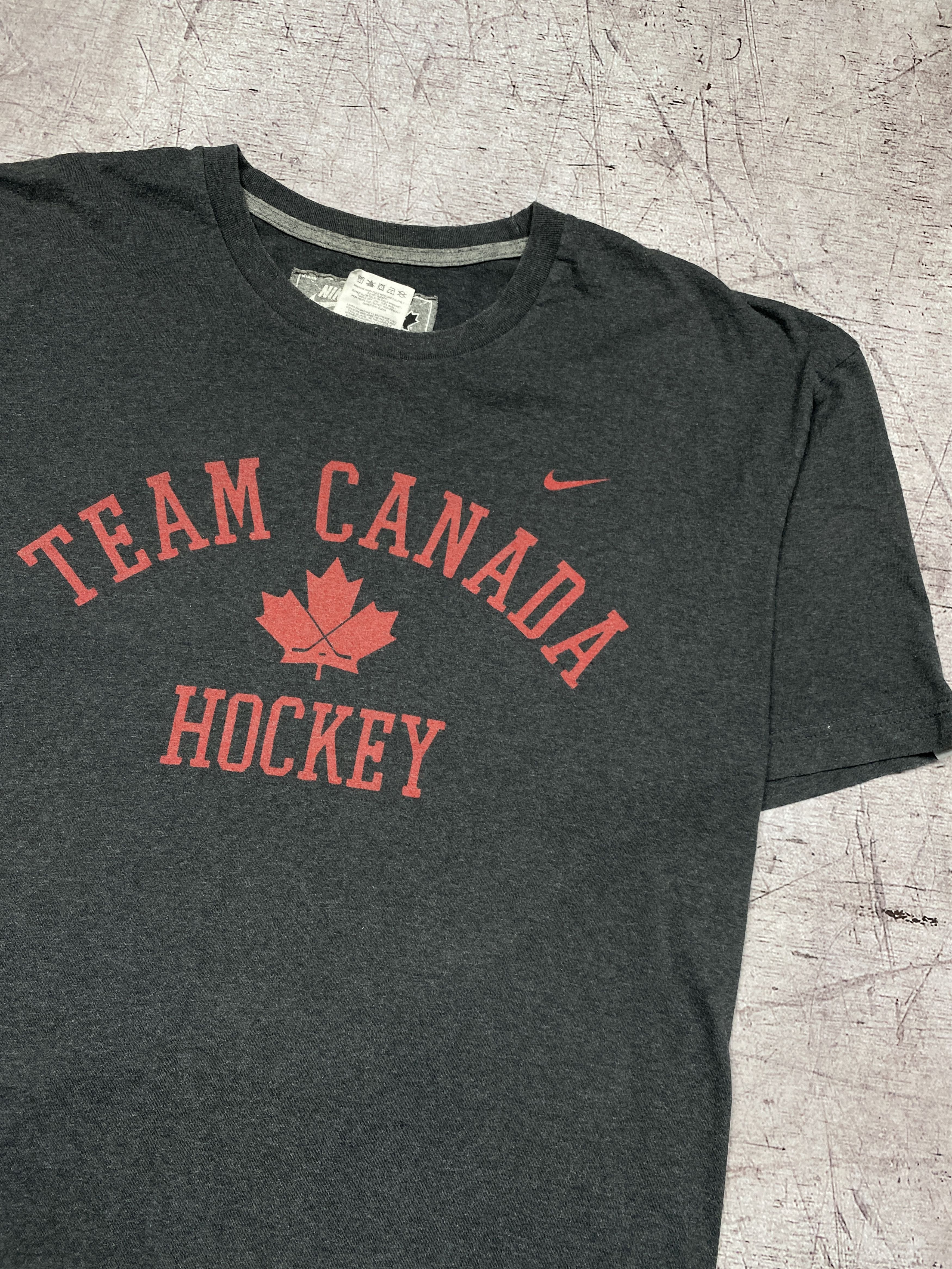 Nike × Vintage Nike Hockey Canada Team Vintage Mens T-Shirt Size US L / EU 52-54 / 3 - 2 Thumbnail