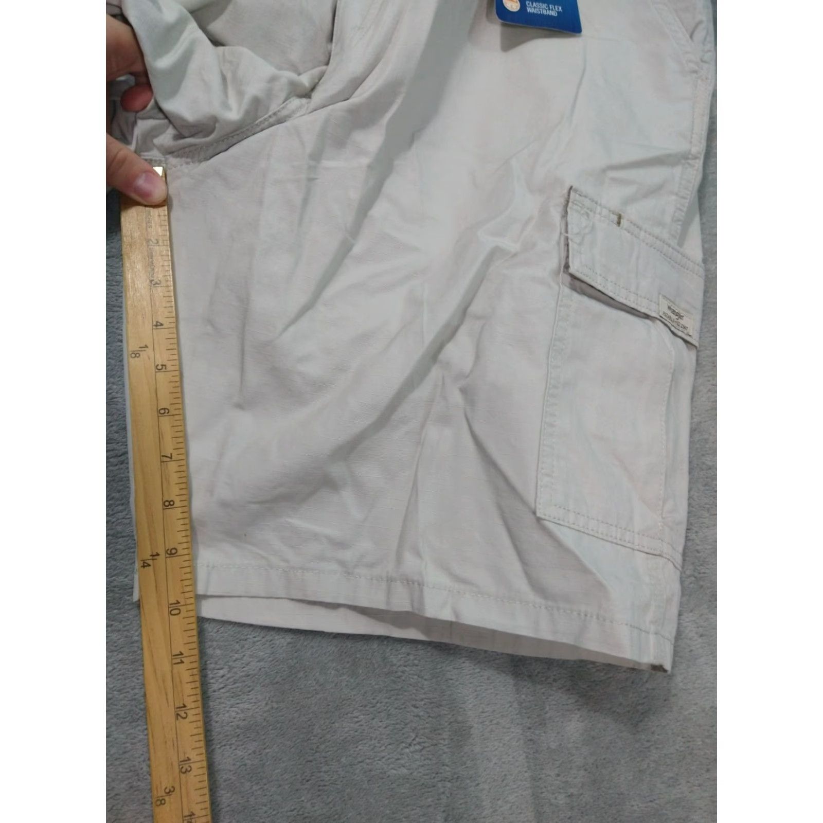 Wrangler Wrangler Shorts Mens 40 Beige Cargo Classic Flex Waistband Ripstop Hiker Outdoor Pants Shorts? Size US 40 / EU 56 - 5 Thumbnail