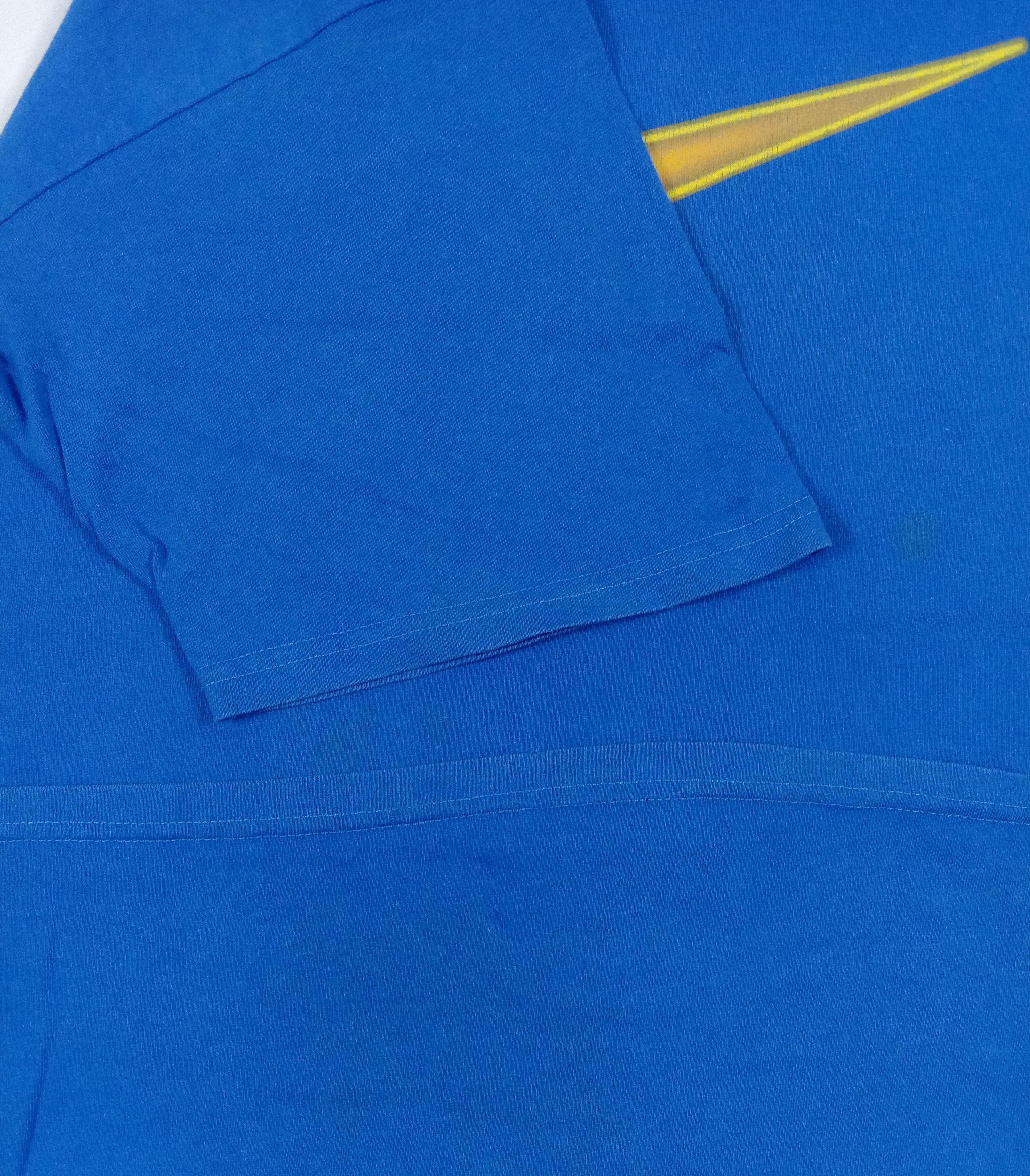 Nike Vintage Nike Big Swoosh T Shirt Size US M / EU 48-50 / 2 - 3 Thumbnail