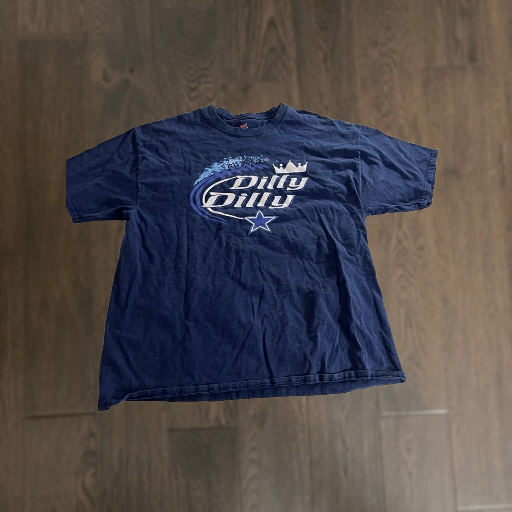 Hanes Bud Light Dilly Dilly Dallas Cowboys Hanes T-Shirt 2XL Mens Blue Cowboy Size US XXL / EU 58 / 5 - 1 Thumbnail