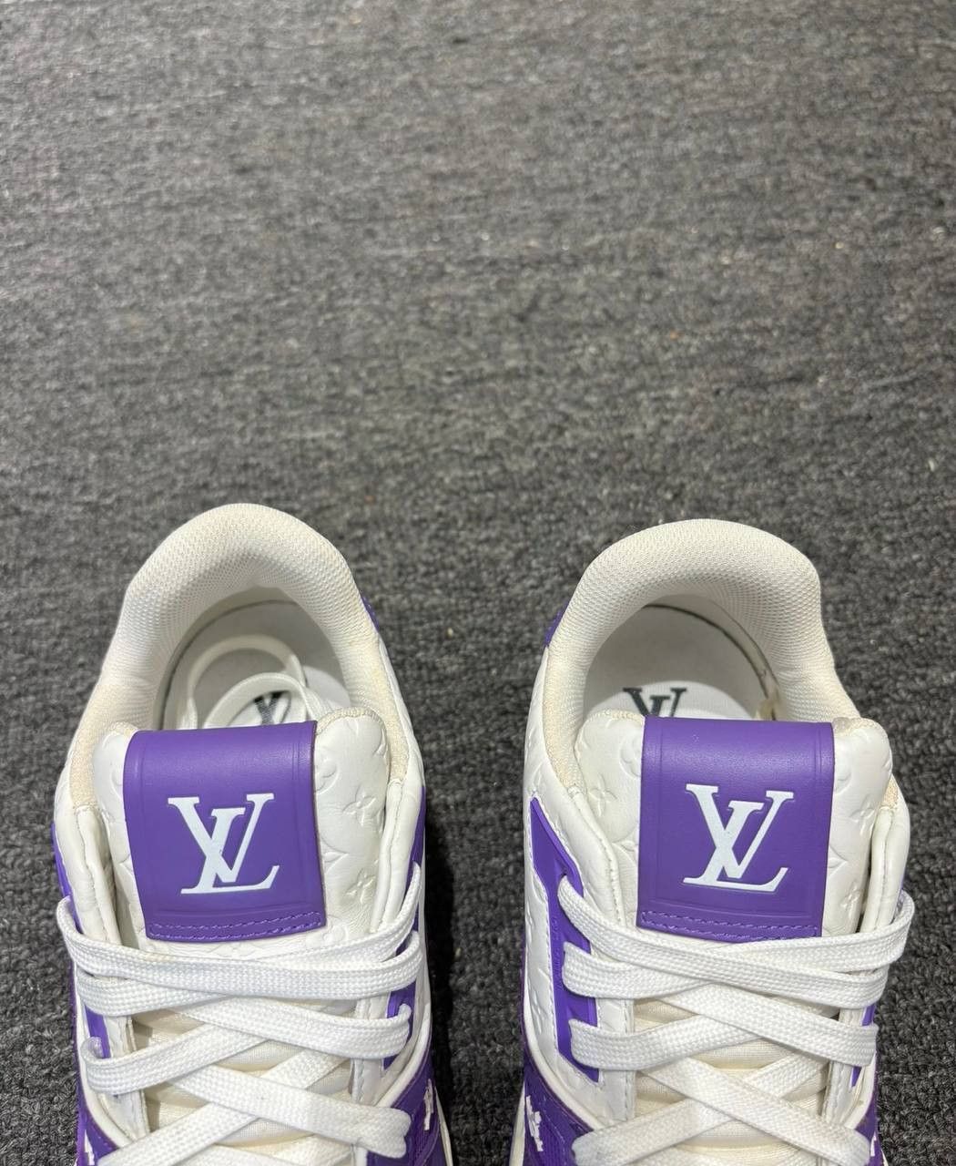 Louis Vuitton LV Trainer sneakers with a white and purple print Size US 7 / IT 37 - 3 Thumbnail