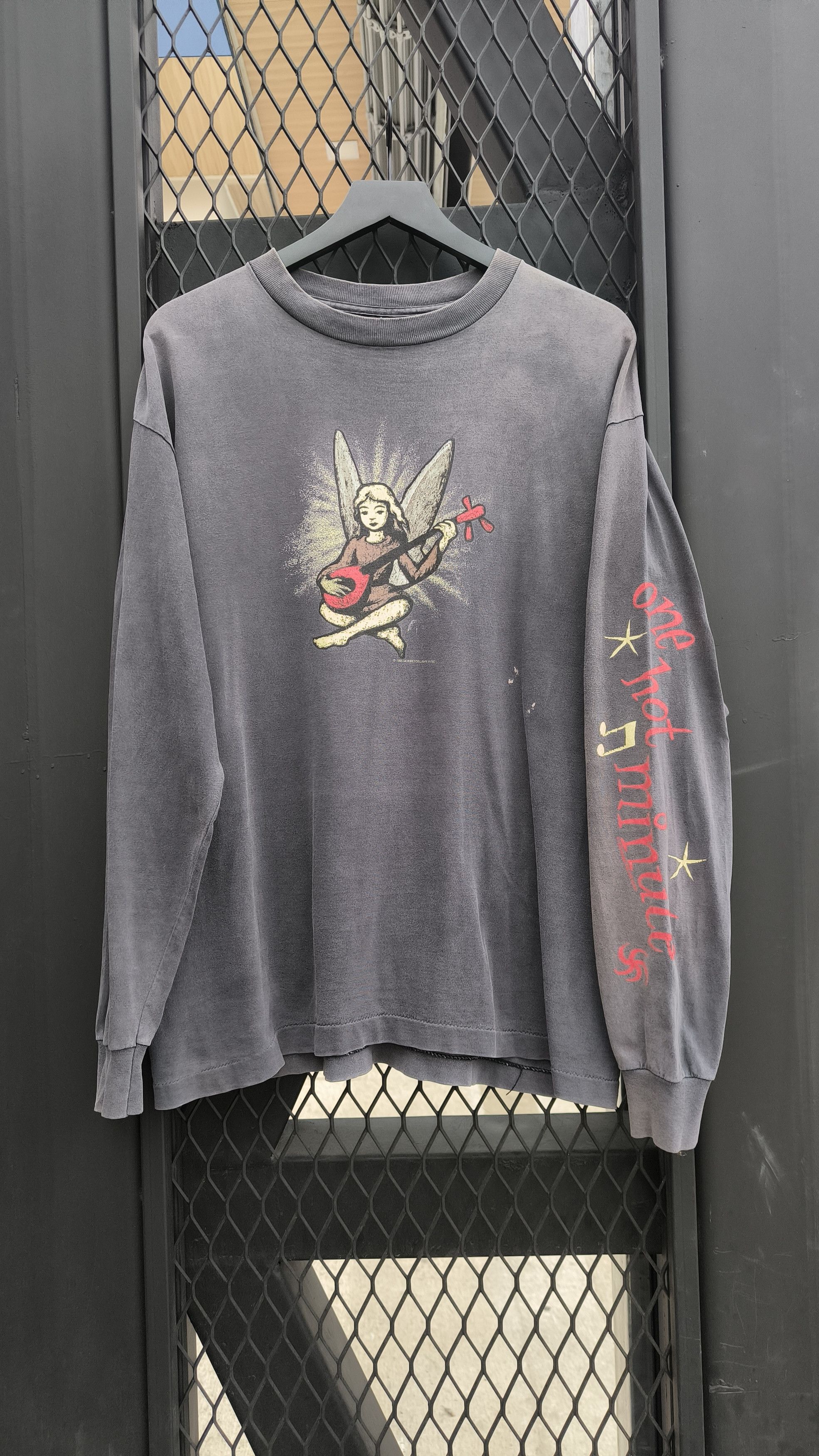Band Tees Vintage Red Hot Chili Peppers One Hot Minute 1996 Size US XL / EU 56 / 4 - 2 Thumbnail