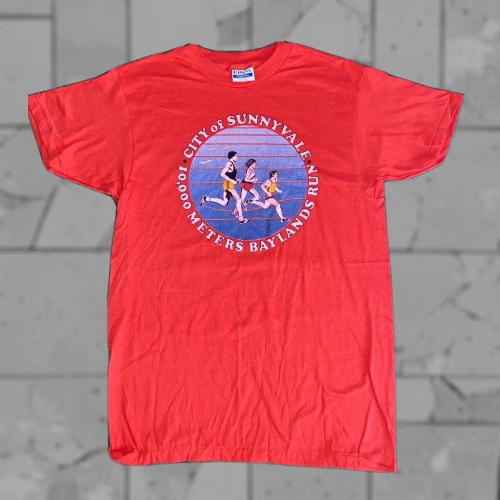 Hanes VINTAGE 1980s Hanes T-Shirt Men Large Short Sleeve Red 10k Meters Bayland Run Sunnyvale USA Size US L / EU 52-54 / 3 - 1 Thumbnail