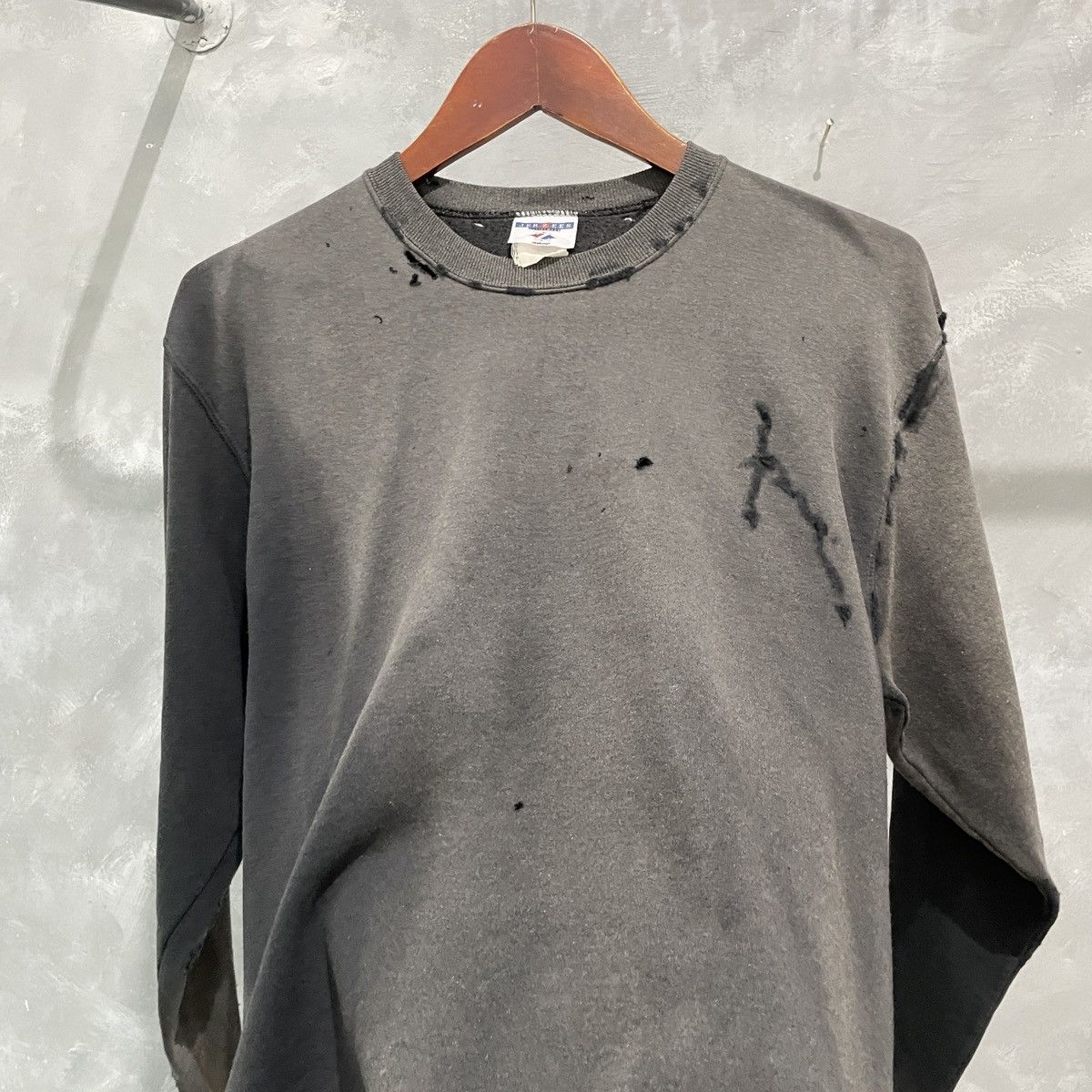 Vintage Rare Vintage Thrashed Sunfaded Sweatshirt ERD Grunge Size US L / EU 52-54 / 3 - 8 Thumbnail