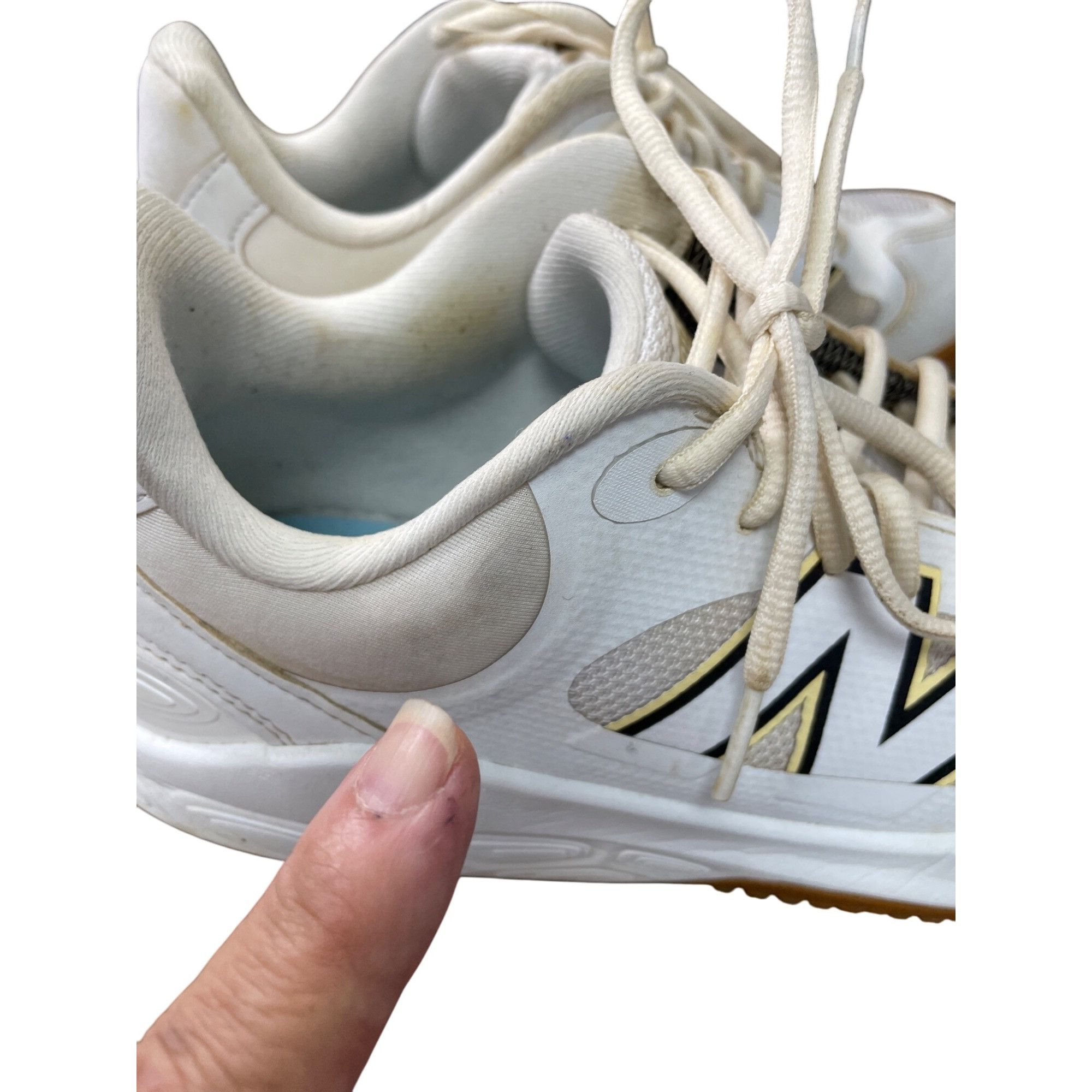 New Balance New Balance Fresh foam 3000V7 mens running sneakers size 8.5 Size US 8.5 / EU 41-42 - 13 Thumbnail