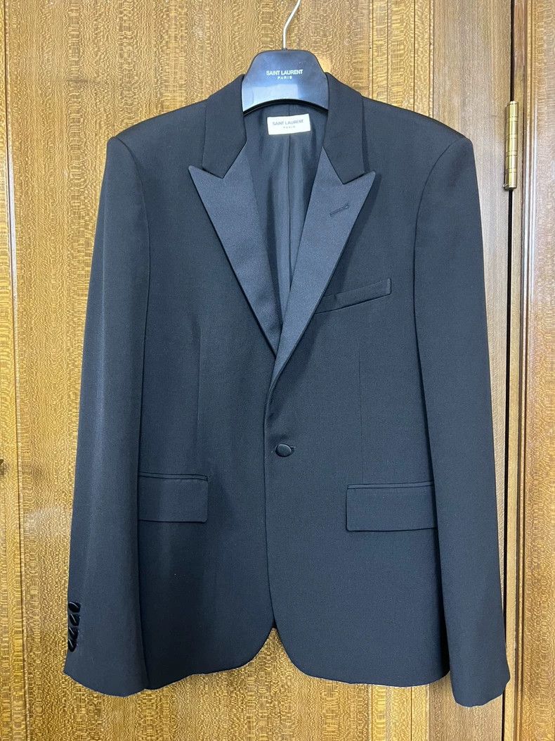 Yves Saint Laurent Saint Laruent 20 FW black smoking suit with sword collar su Size 50R - 1 Thumbnail