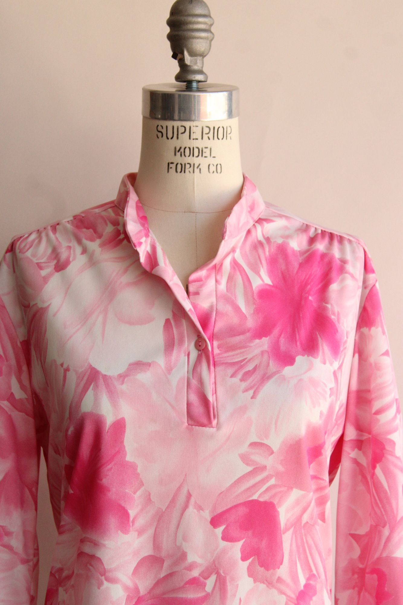 Vintage Vintage 1960s Blouse, Ro-Vel Pink And White Floral Print Nyl Size L / US 10 / IT 46 - 4 Thumbnail