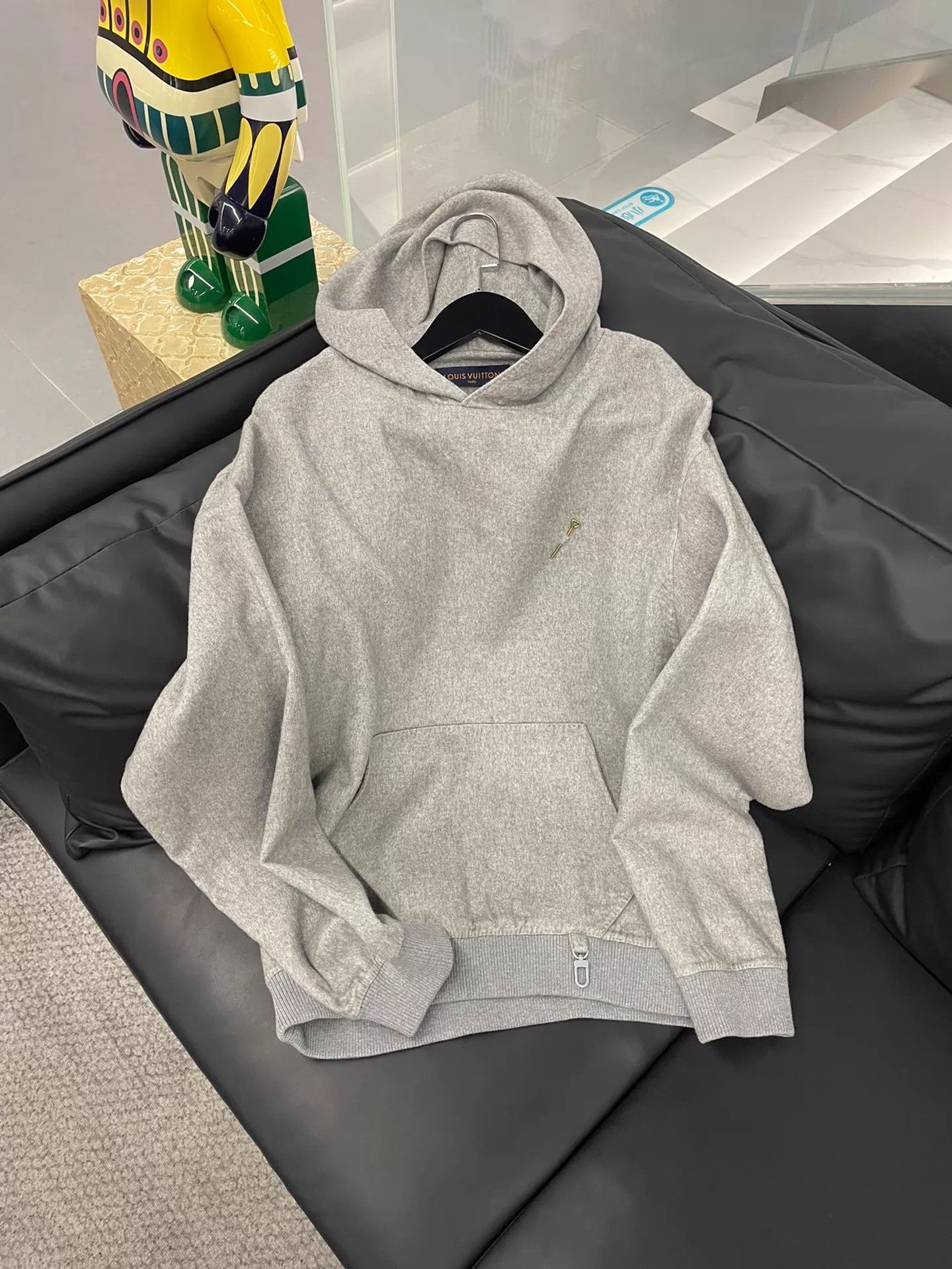 Louis Vuitton LV cashmere sweatshirt like new Size US L / EU 52-54 / 3 - 1 Thumbnail
