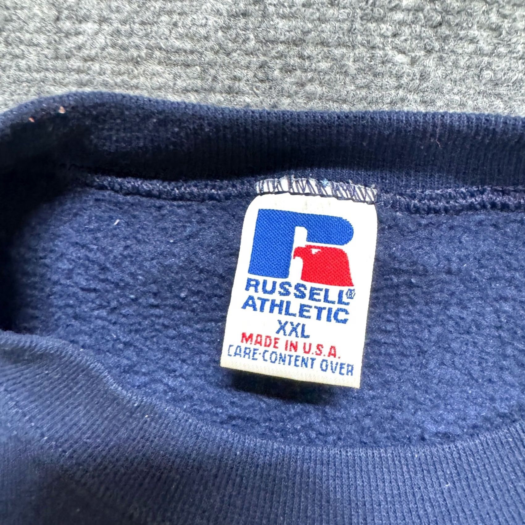 Vintage VINTAGE Russell Pullover Sweatshirt Navy Blue 2XL Men Fate Distressed Made In USA 90s Y2K Stained Fade Blue Mens Size US XXL / EU 58 / 5 - 2 Thumbnail