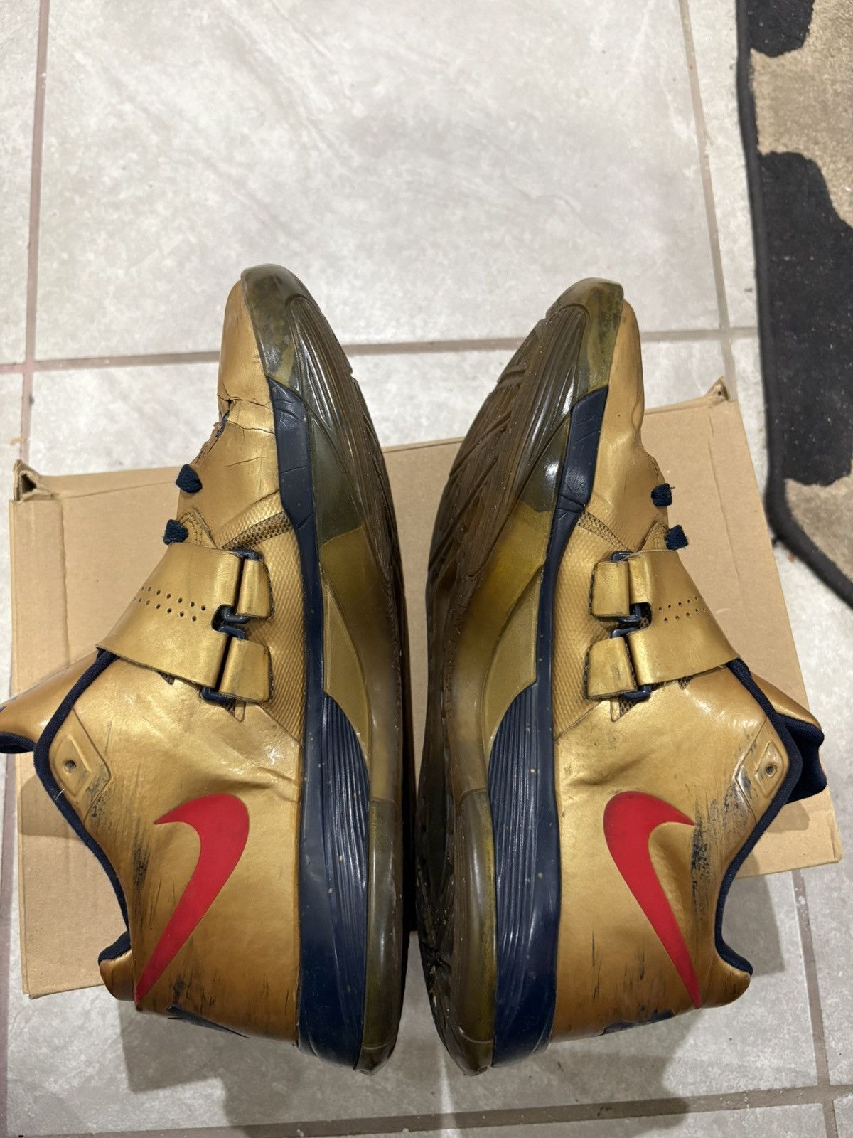 Nike GOLD MEDAL - KD 4 Size US 10 / EU 43 - 7 Thumbnail