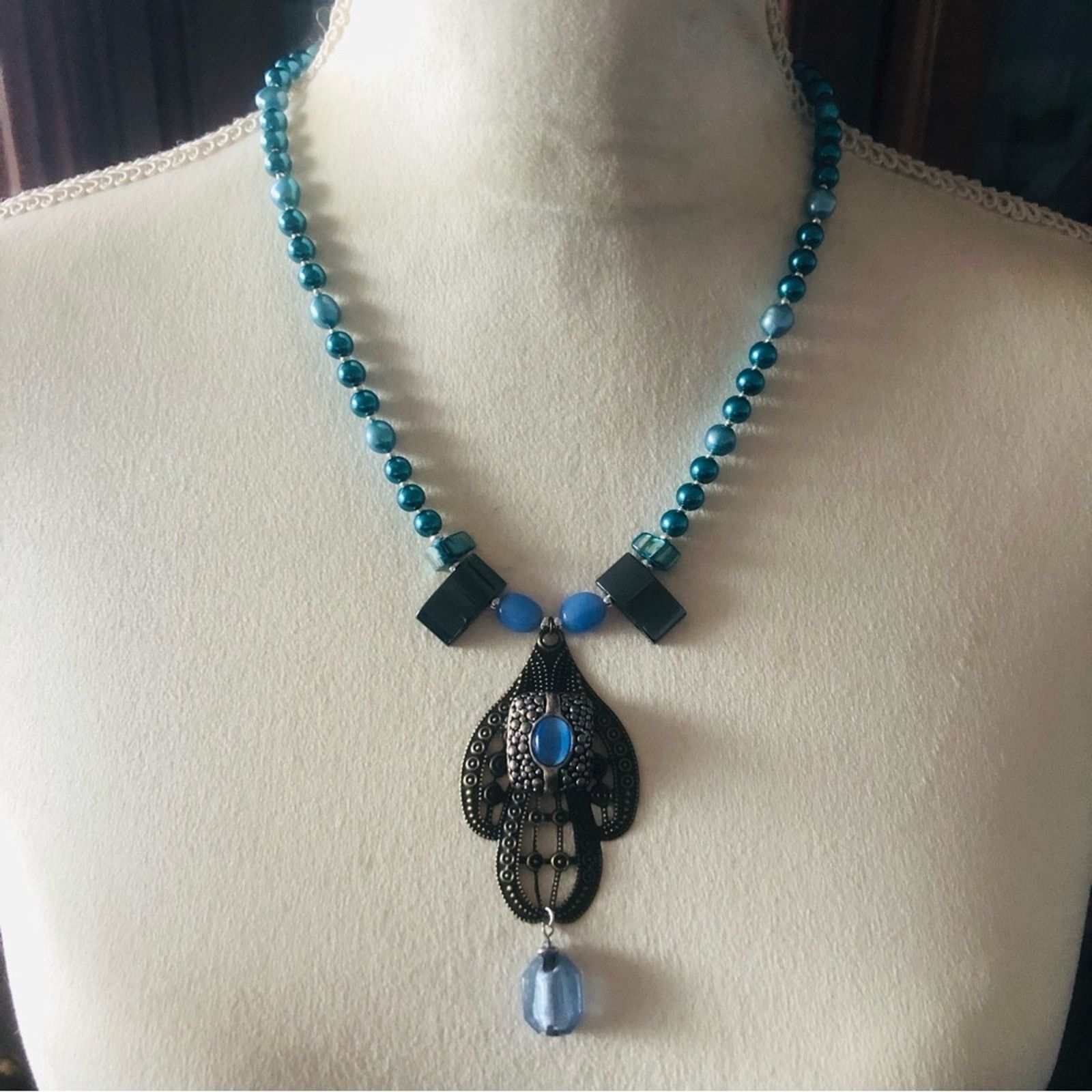 Handmade Handcrafted repurpose peacock freshwater Pearl necklace Size ONE SIZE - 2 Thumbnail