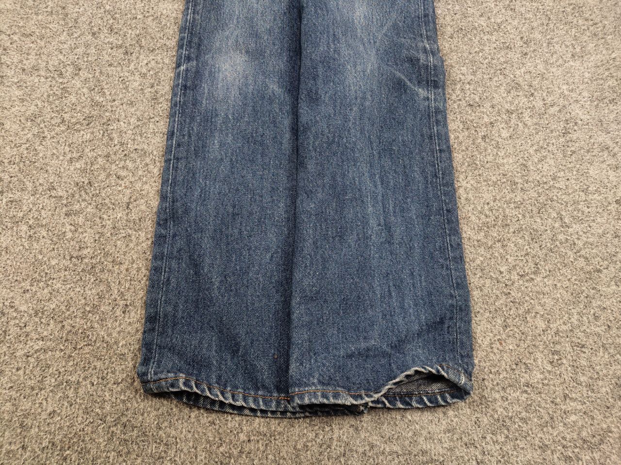 Levi's Vintage 90's levis 501 Distressed Faded Denim Jeans usa Size US 31 - 8 Thumbnail