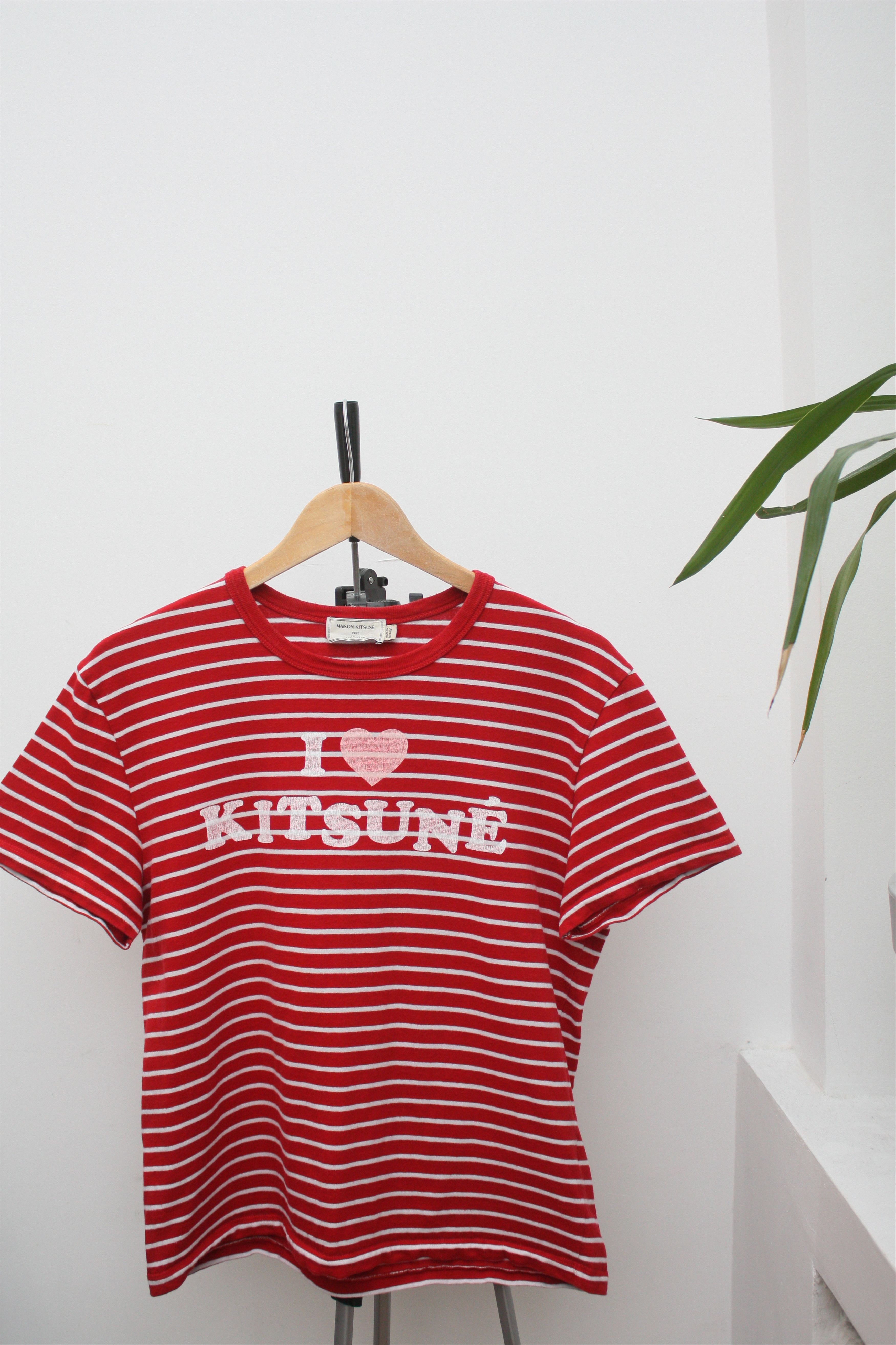 Maison Kitsune Maison Kitsune Red Striped T-Shirt Women's Medium Size M / US 6-8 / IT 42-44 - 1 Thumbnail