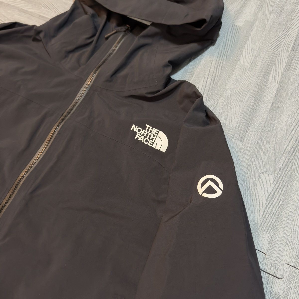 The North Face The North Fave Summit Series Futurelight Chamlang Jacket Size US XL / EU 56 / 4 - 2 Thumbnail