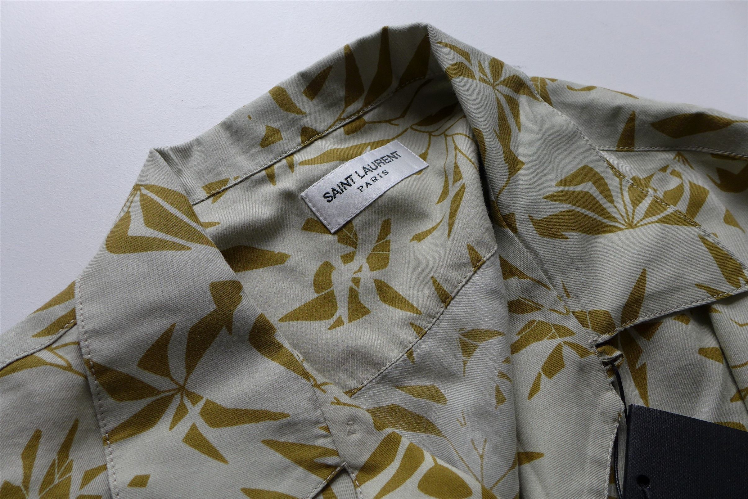 Saint Laurent Paris Saint Laurent Palm Tree Print Short-Sleeve Shirt Size US M / EU 48-50 / 2 - 8 Thumbnail