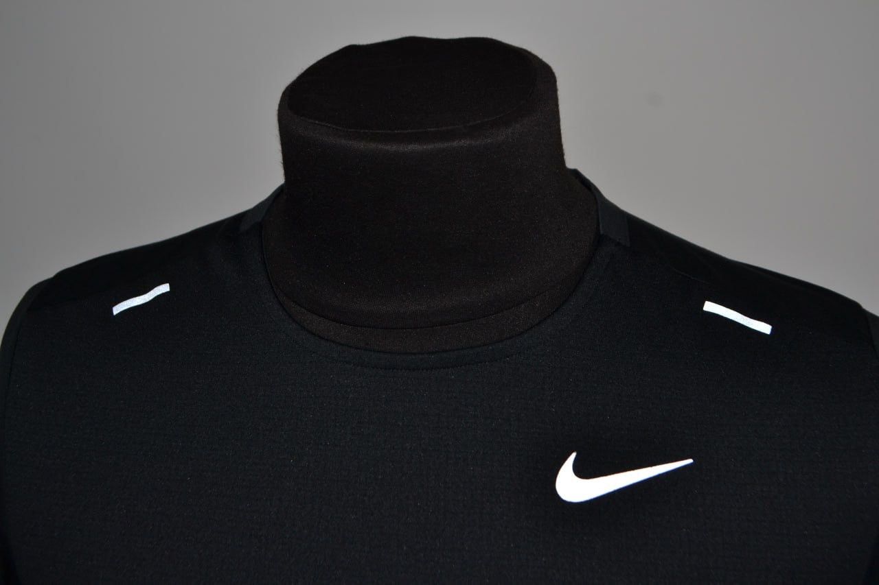Nike Nike Running T-shirt Black CZ9184-013 Size S Size US S / EU 44-46 / 1 - 3 Thumbnail