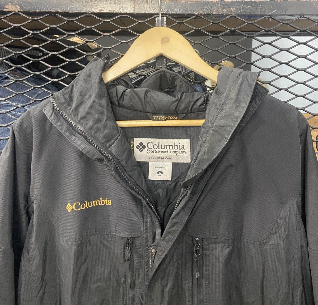 Columbia × Weatherproof WATERPROOF TITANIUM OMNITECH JACKET Size US L / EU 52-54 / 3 - 7 Thumbnail