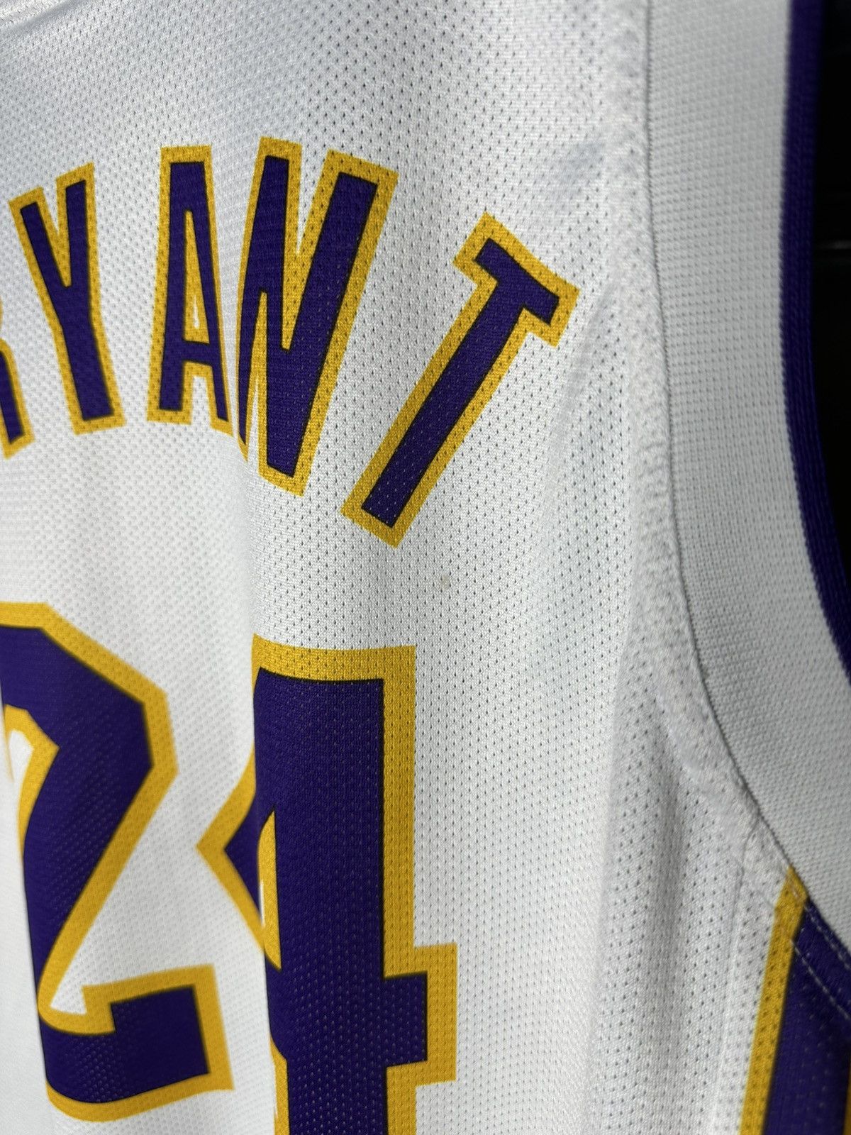 Champion NBA Los Angeles Lakers Champion shirt size L #24 Bryant Size US L / EU 52-54 / 3 - 6 Thumbnail