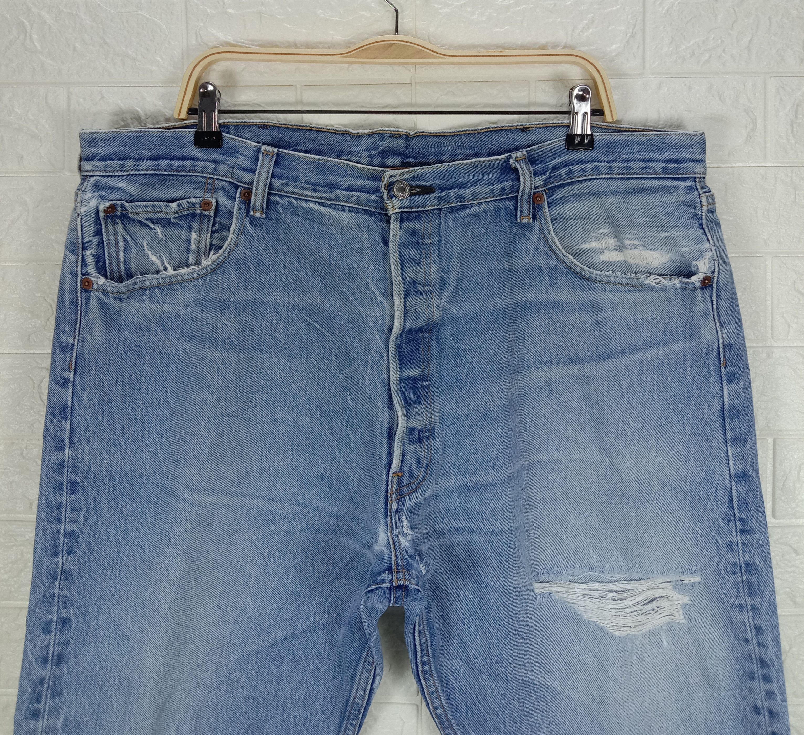 Levi's Vintage Levi's 501 Light Wash Jeans Distressed Denim Size US 40 / EU 56 - 2 Thumbnail