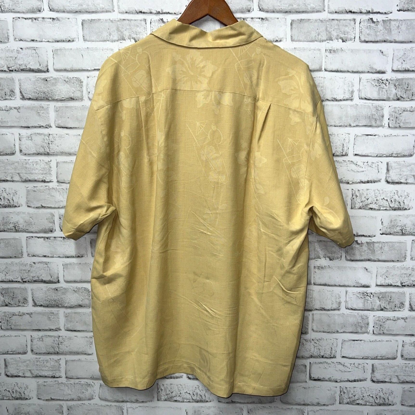 Tommy Bahama VINTAGE Tommy Bahama Hawaiian Shirt Adult Large Yellow Silk Button-Up Mens Size US L / EU 52-54 / 3 - 5 Thumbnail